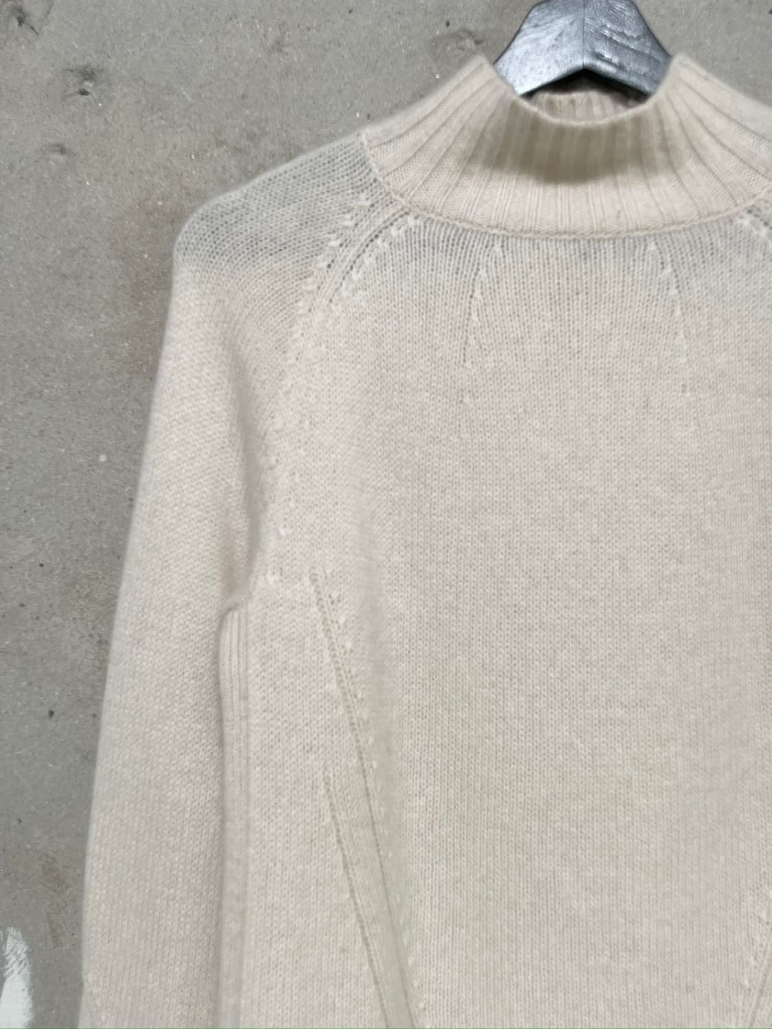 프롬 퓨처 아이보리 모크넥 캐시미어 니트 상품이미지2