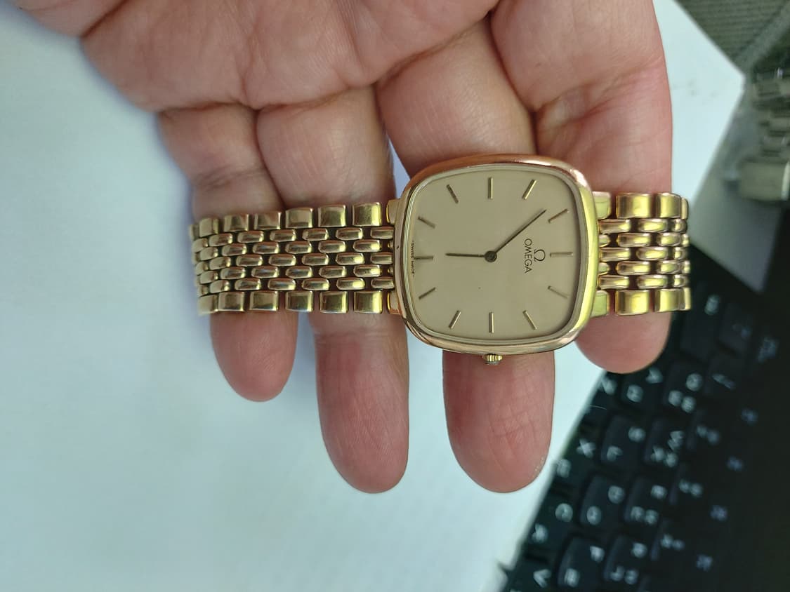 클래식한 디자인의 오메가 드빌 남성용 시계 상품이미지1