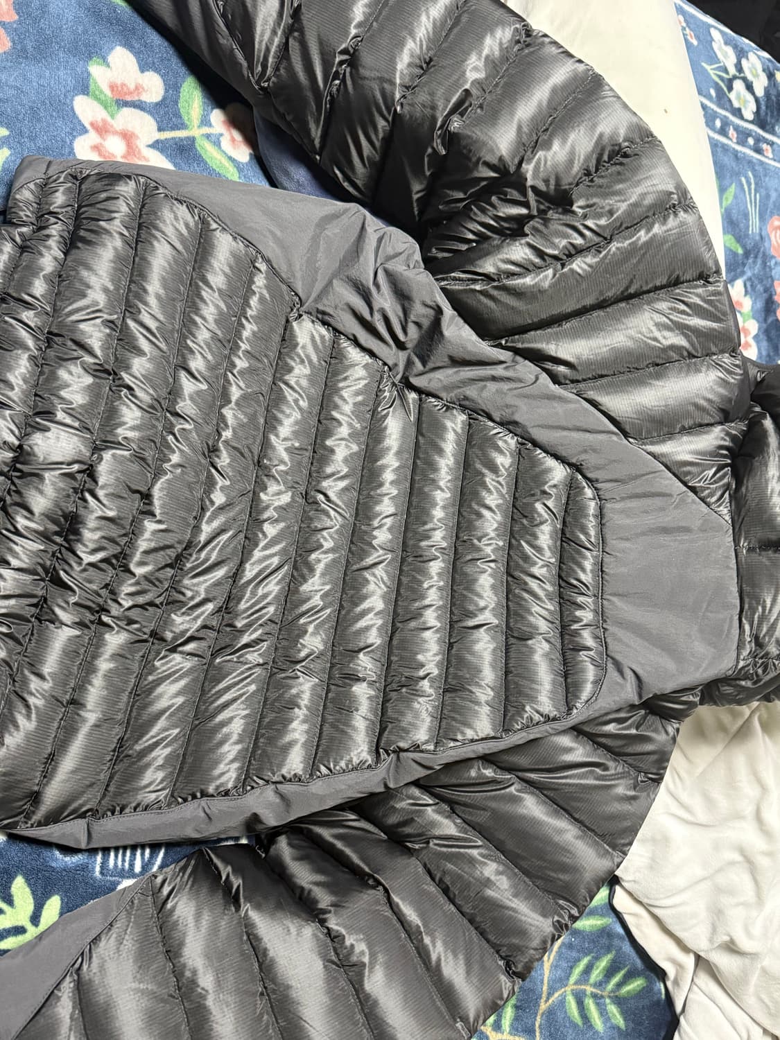 산산기어 패널드 푸퍼 자켓 블랙 24FW  상품이미지3