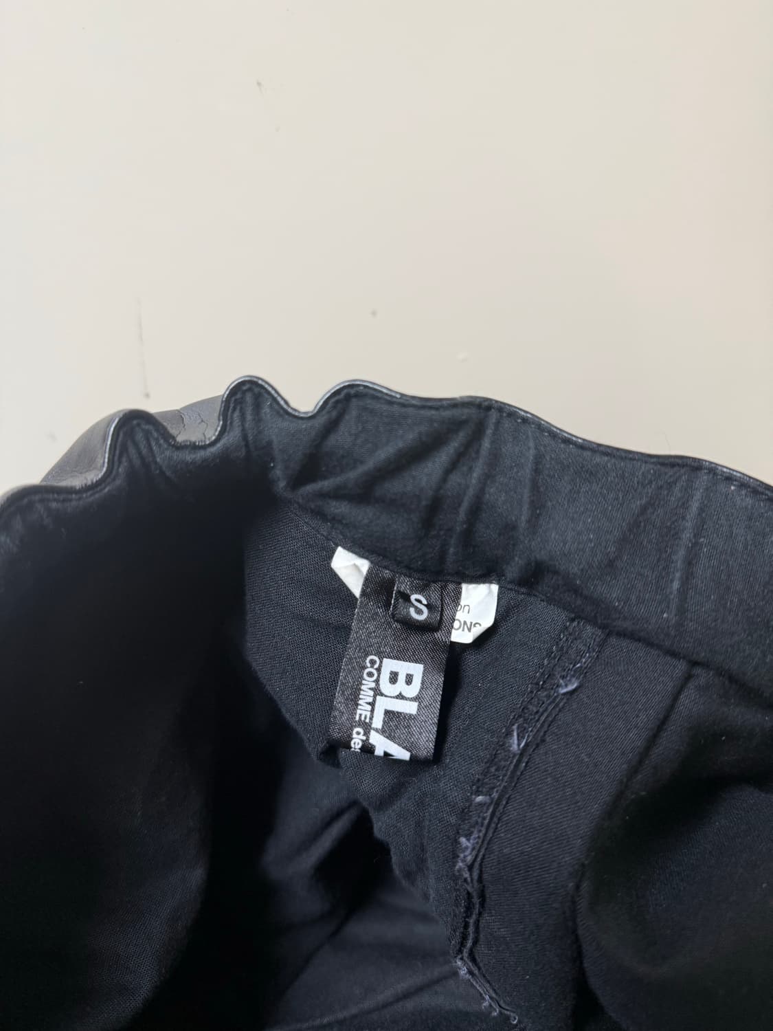 (S) Comme des Garcons leather dot skirt 상품이미지6