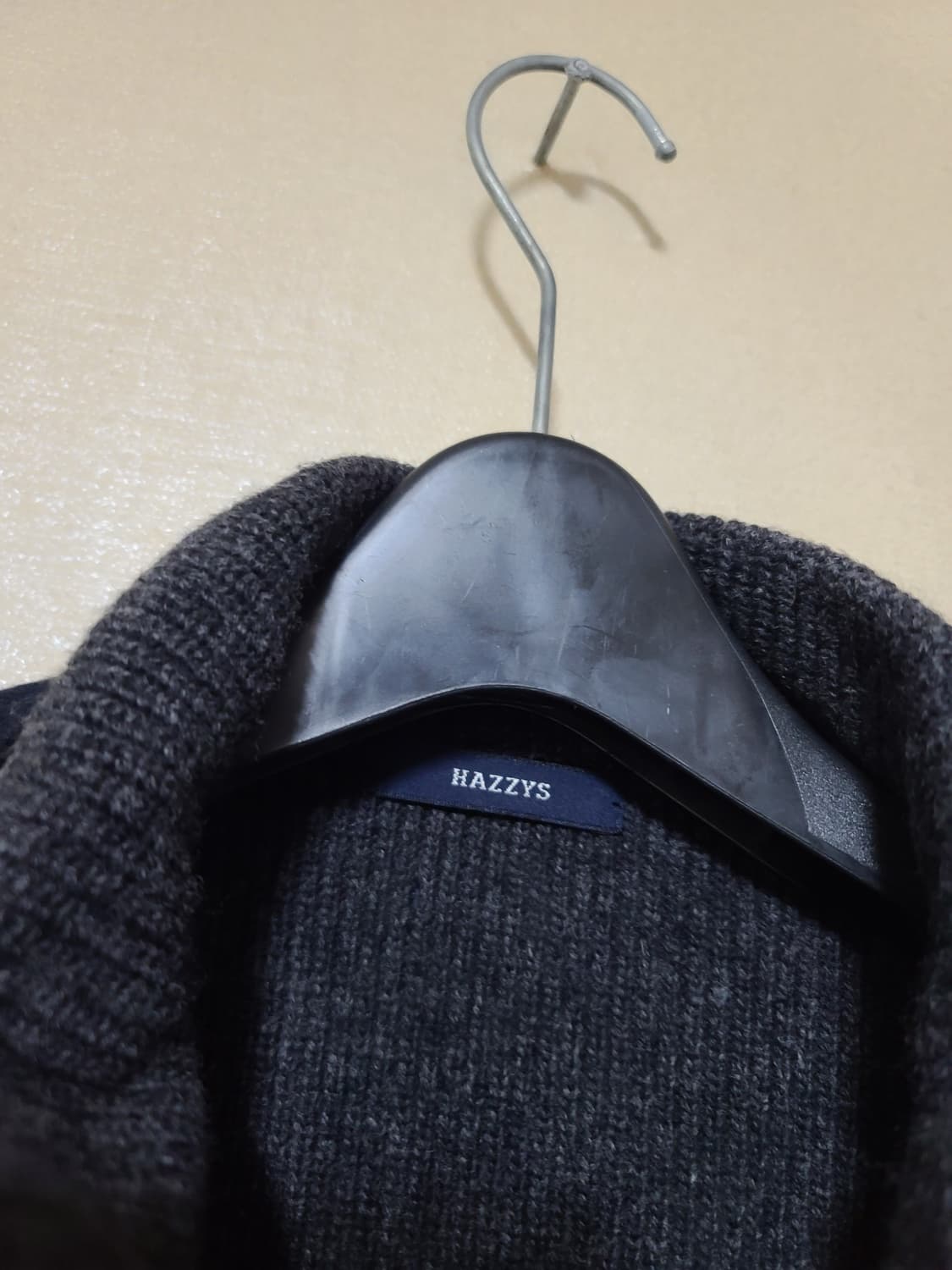 헤지스 니트배색 경량 하프 구스다운 상품이미지7