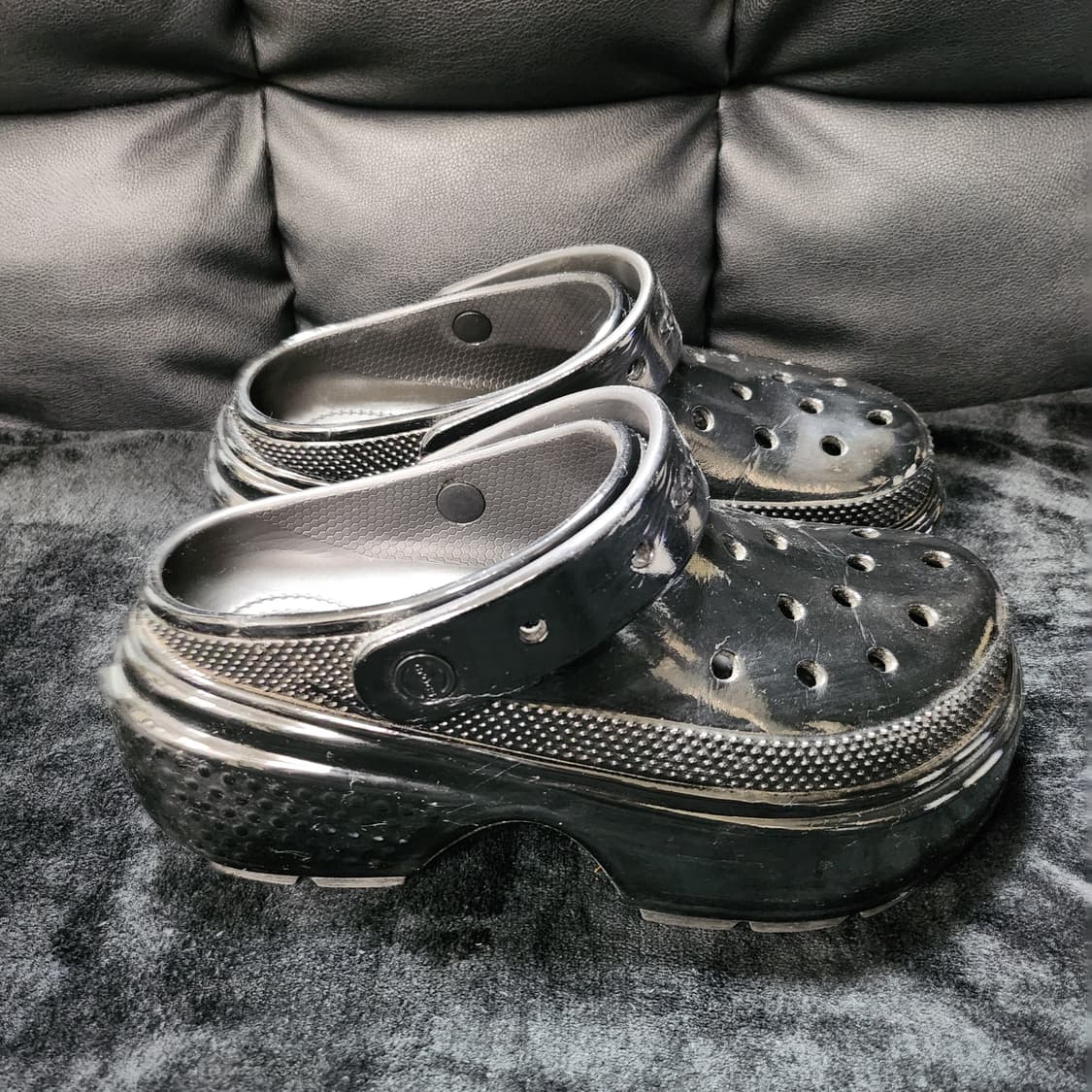 크록스 블랙 유광 스톰프 하이 샤인 클로그 - M6W8 (250) 상품이미지3