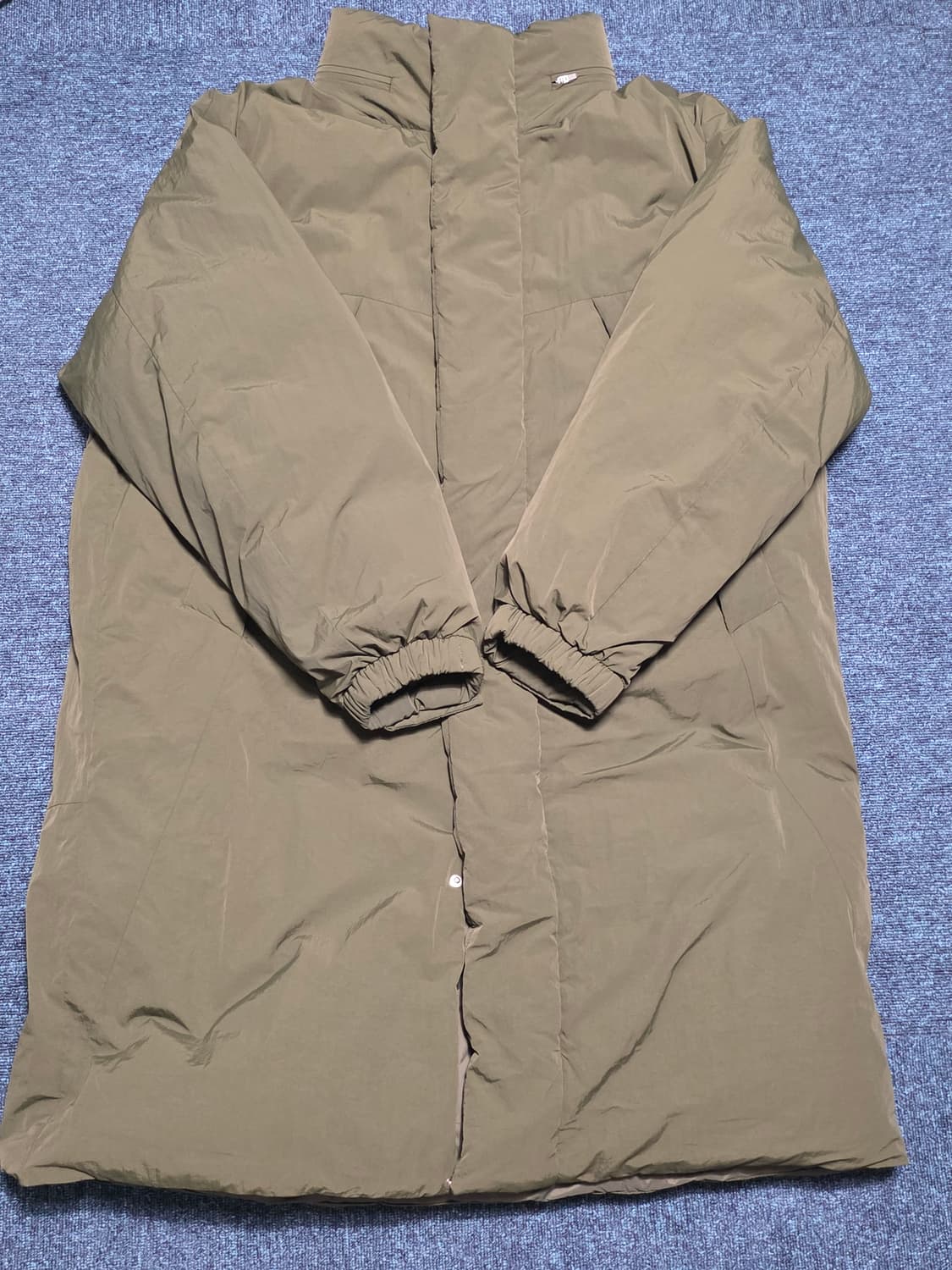 무탠다드 몬스터 다운 파카 카키 상품이미지1