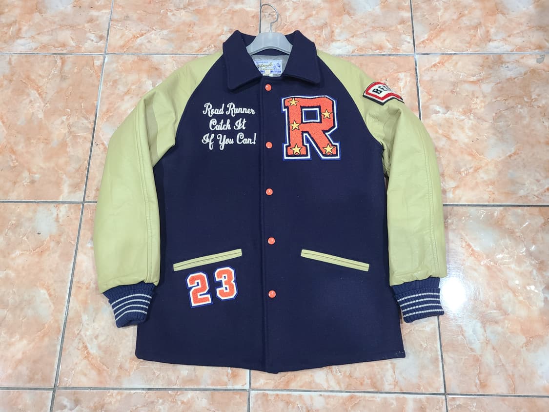 화이츠빌 x 루니툰즈 ROAD RUNNER 바시티자켓 상품이미지3