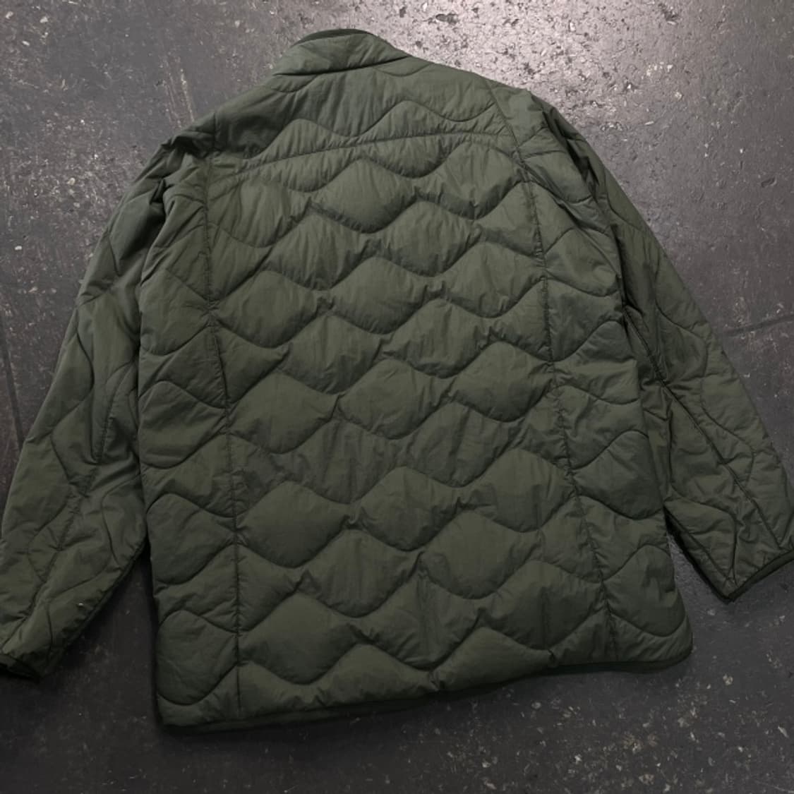 100 유니클로 X 화이트마운티니어링 리싸이클 하이브리드 다운 자켓 상품이미지5