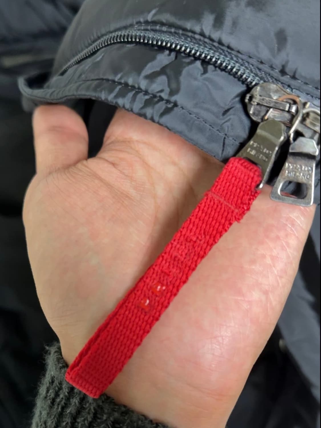 프라다 블랙 다운 자켓 48 상품이미지5