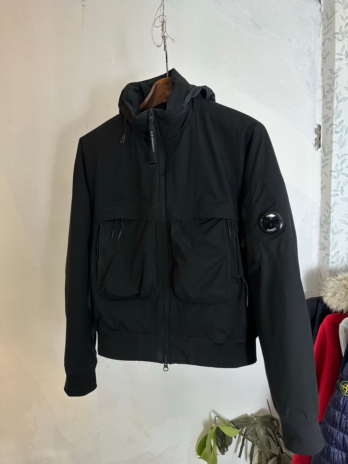 CP 컴퍼니 Pro-Tek 패딩 자켓 24년씩 블랙 S(90) 상품이미지1