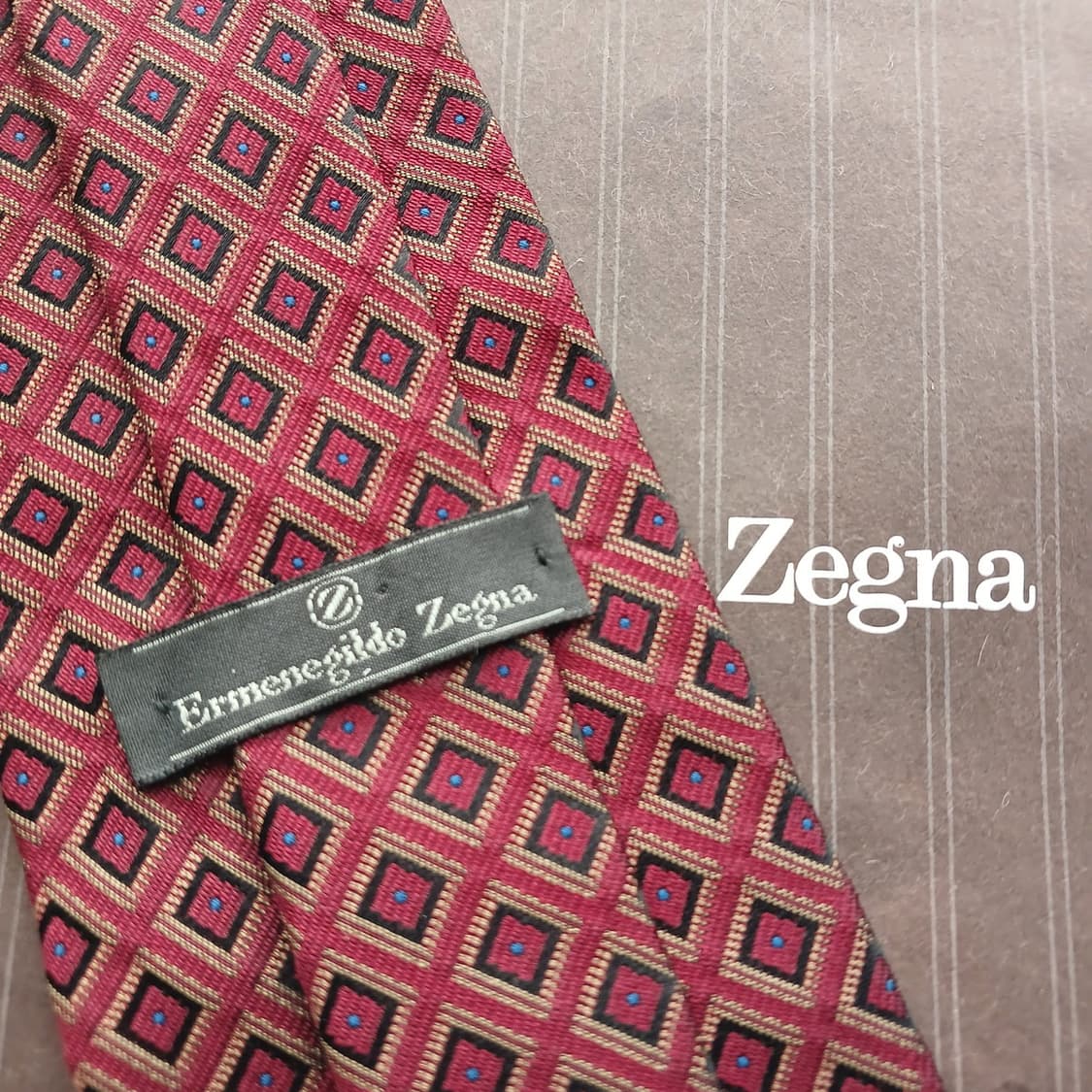 제냐 실크 버건디 다이아몬드 패턴 넥타이 9.2cm B등급 A18543
 상품이미지6