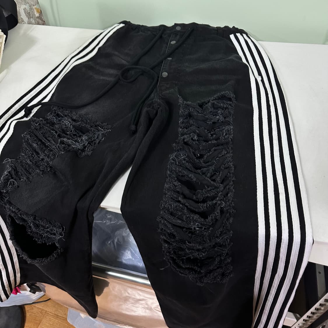 XL-XXL 빈티지 와이드부츠컷 블랙워시드 5스트라이프 찢청바지 상품이미지2