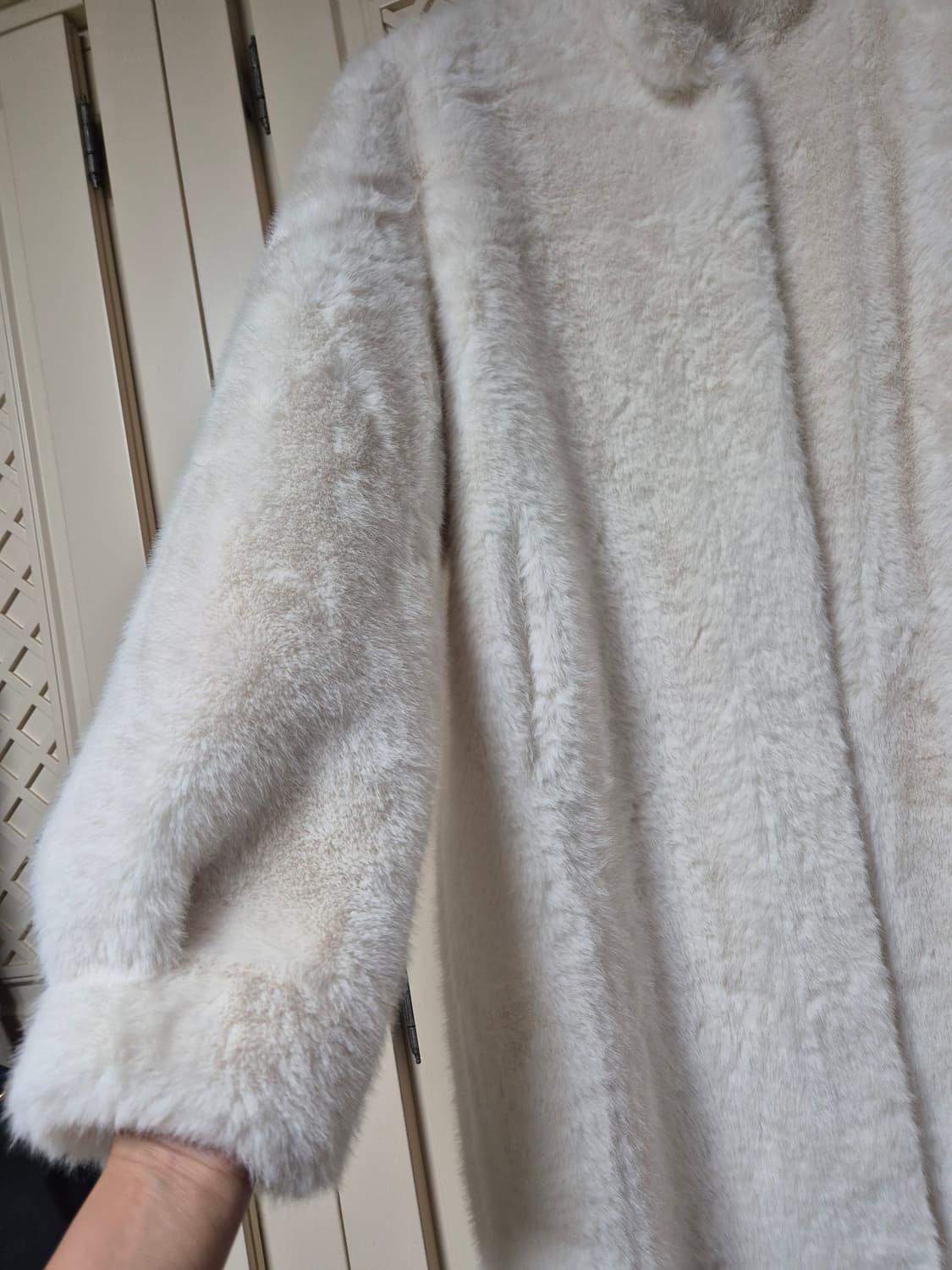 아이보리 밍크 에코퍼 롱코트 상품이미지3