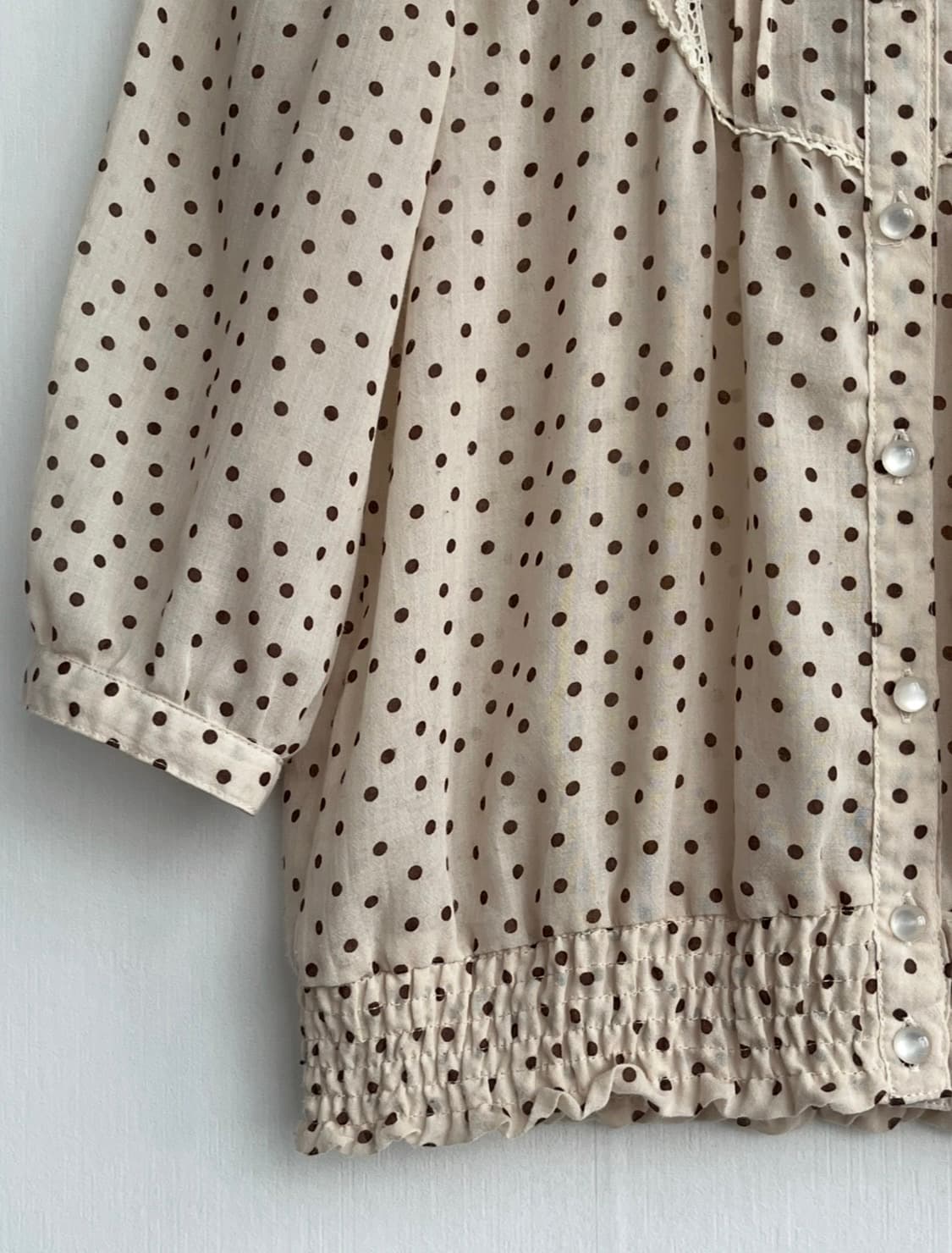베이지 도트 레이스 카라 블라우스 상품이미지4