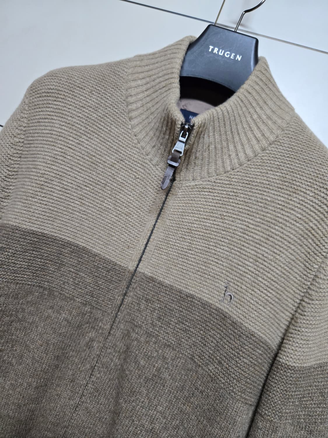 헤지스 골프 남성 방풍 니트 집업 상품이미지1