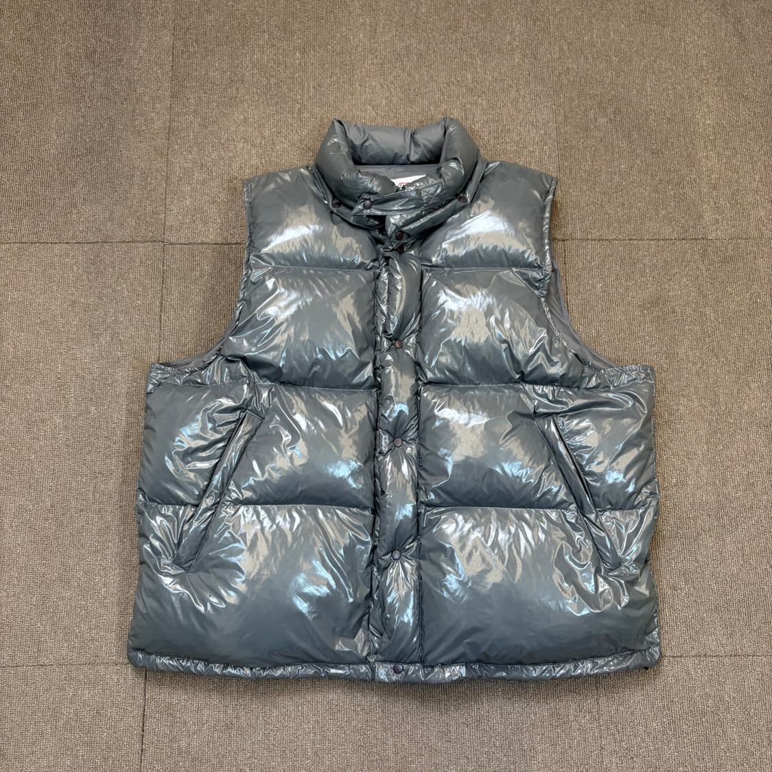 BIRTHDAYSUIT 벌스데이수트  유광 다운 베스트 m 상품이미지1