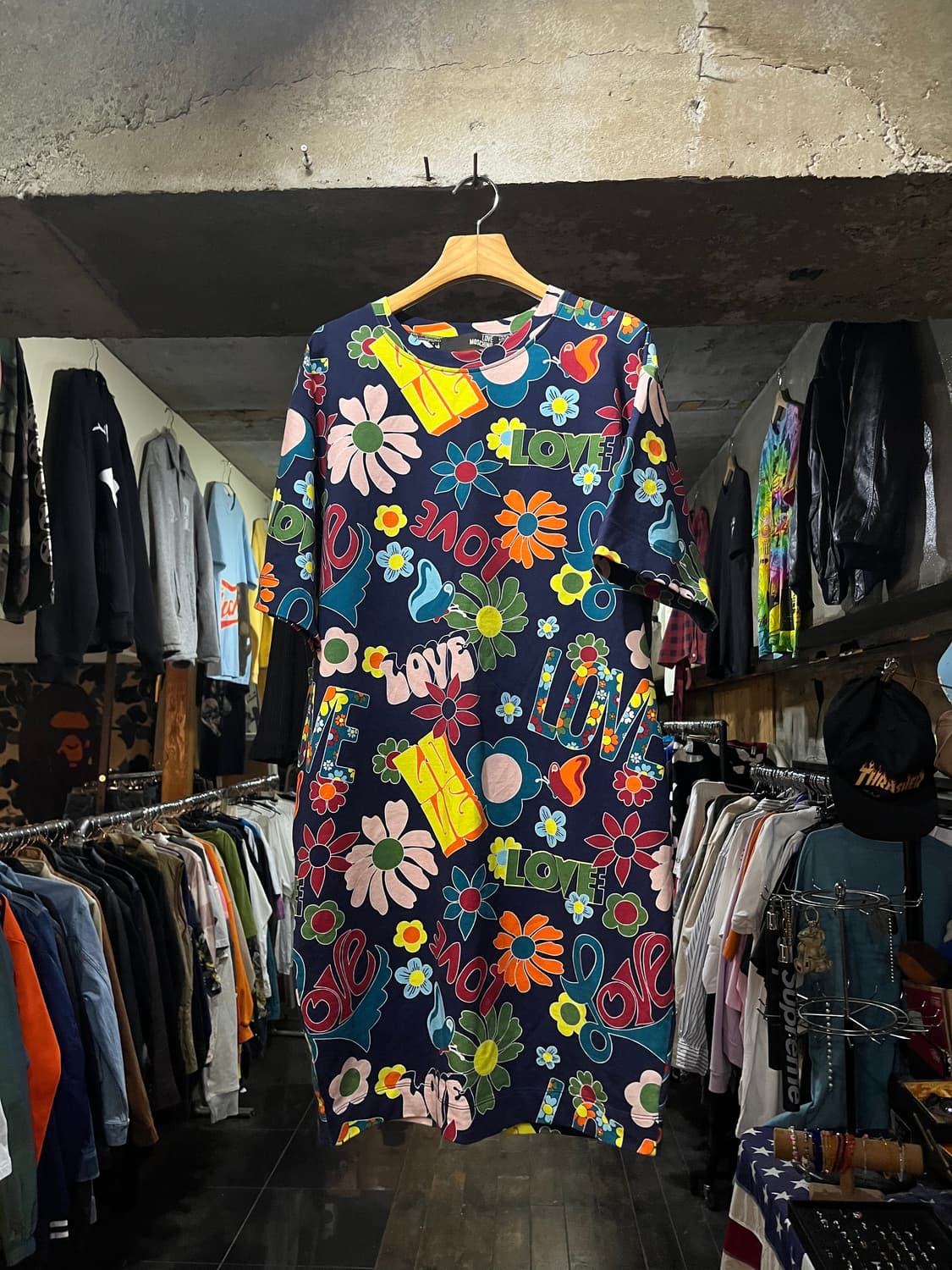 Love Moschino 모스키노 플라워 파워 컬렉션 티셔츠 상품이미지1