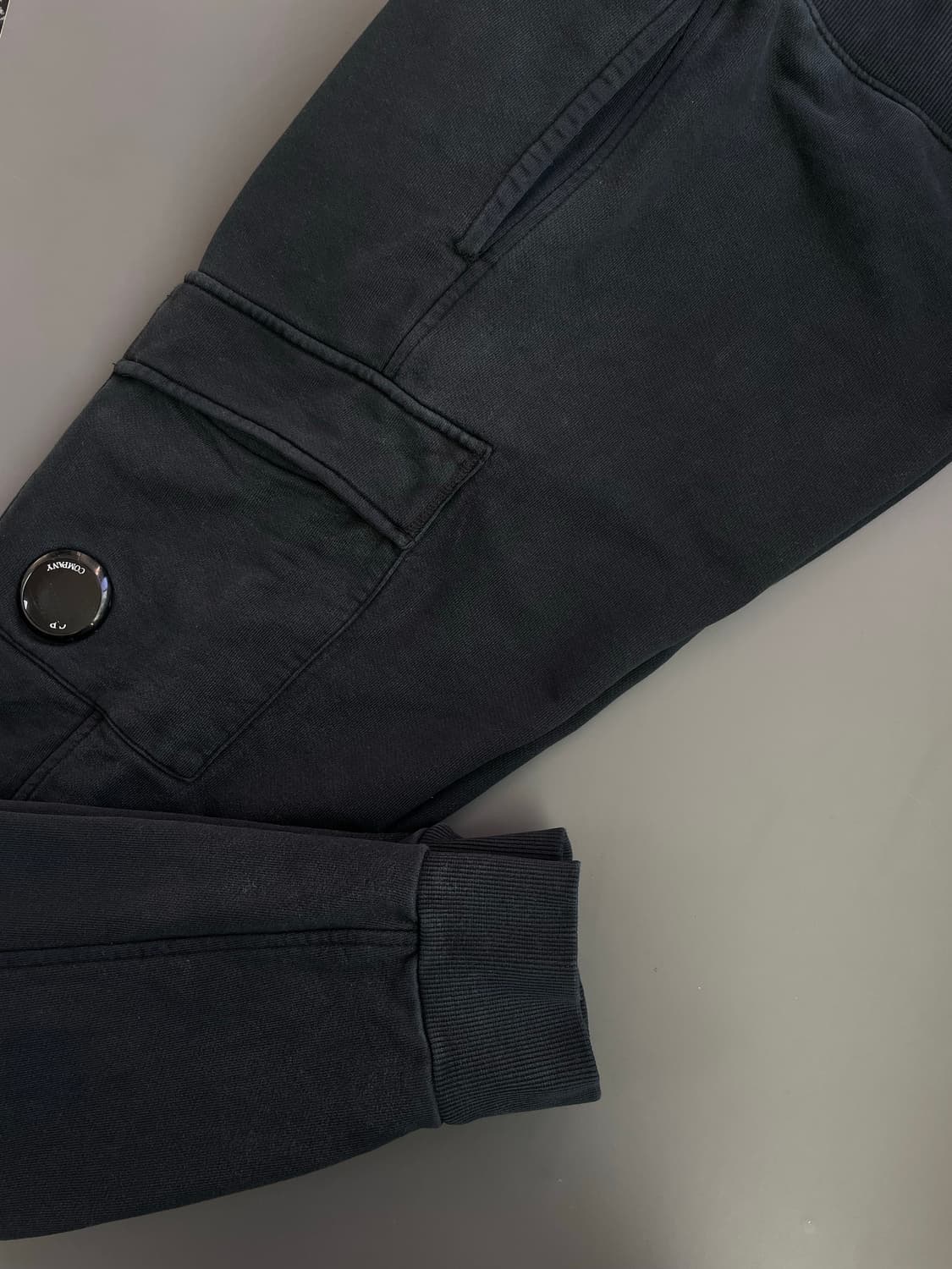 [M] CP컴퍼니 다이애그널 렌즈 플리스 조거 팬츠 상품이미지8