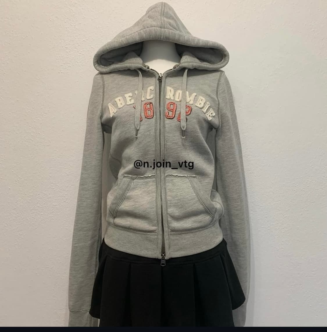 구함) 아베크롬비 후드집업 멜란지 그레이 로고 구해요!! 상품이미지1
