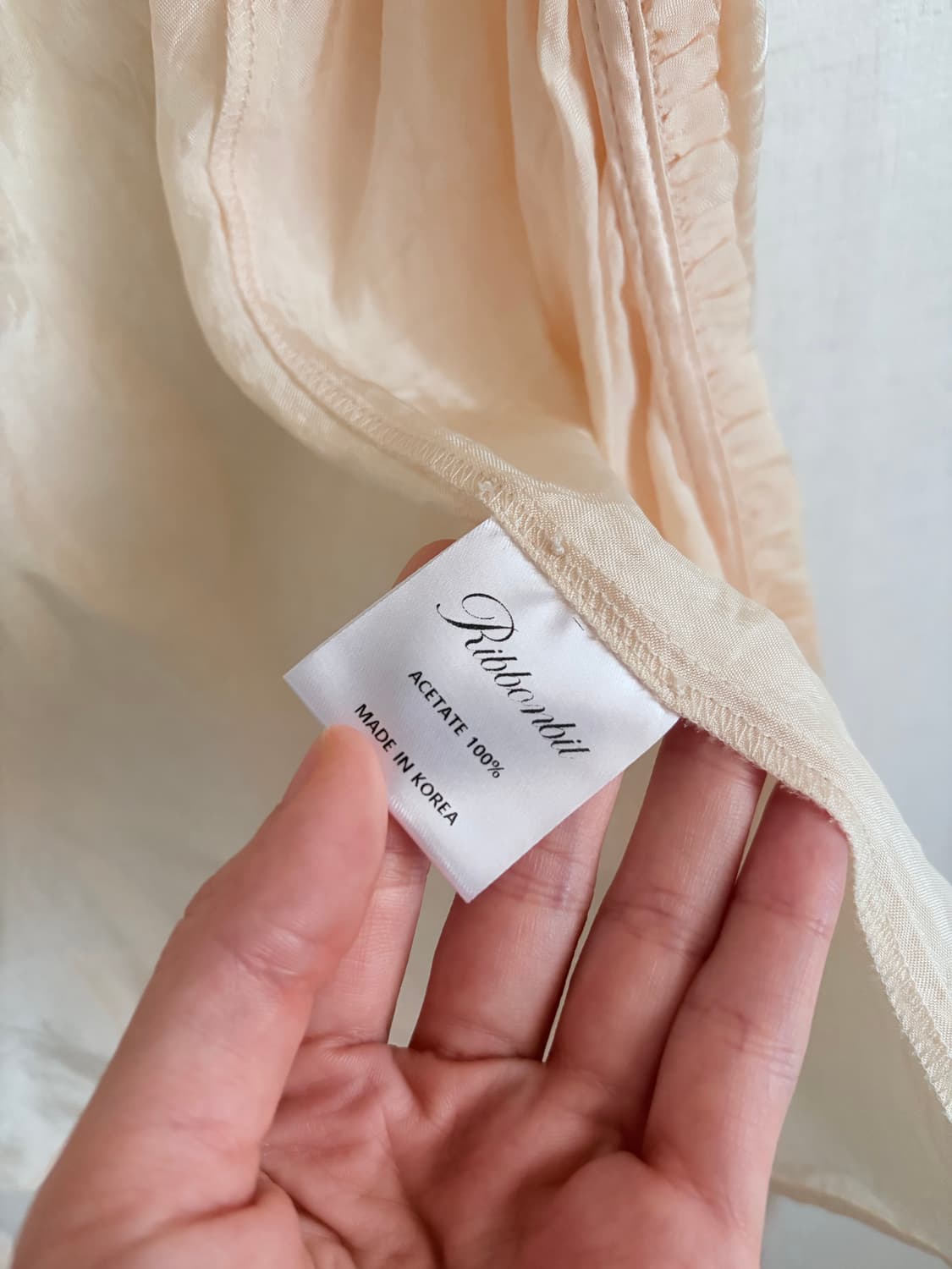 리본빛 Tippy Shirring Blouse Peach 상품이미지6