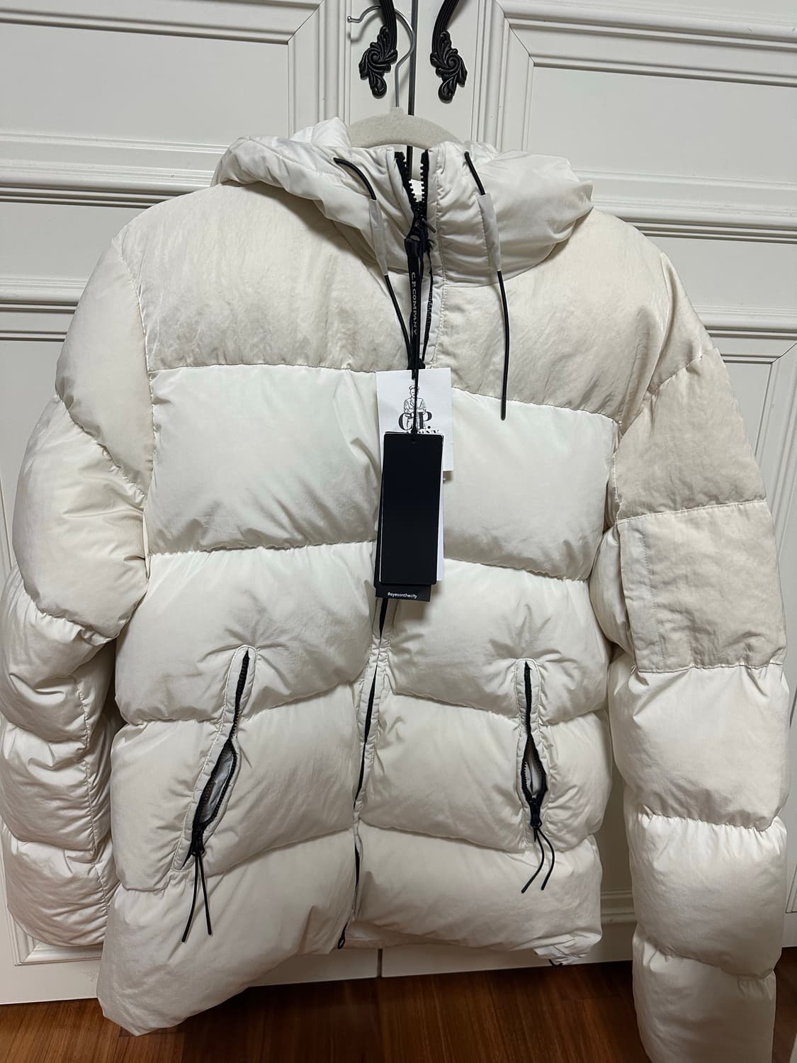 Cp company 시피 컴퍼니 nycra 패딩 팝니다 상품이미지2