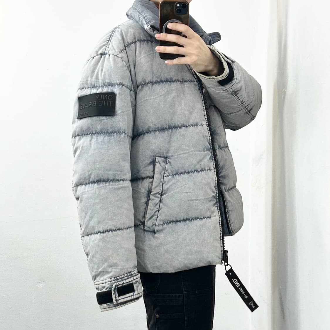 디젤 구스다운 워시드 데님 푸퍼 패딩 상품이미지3