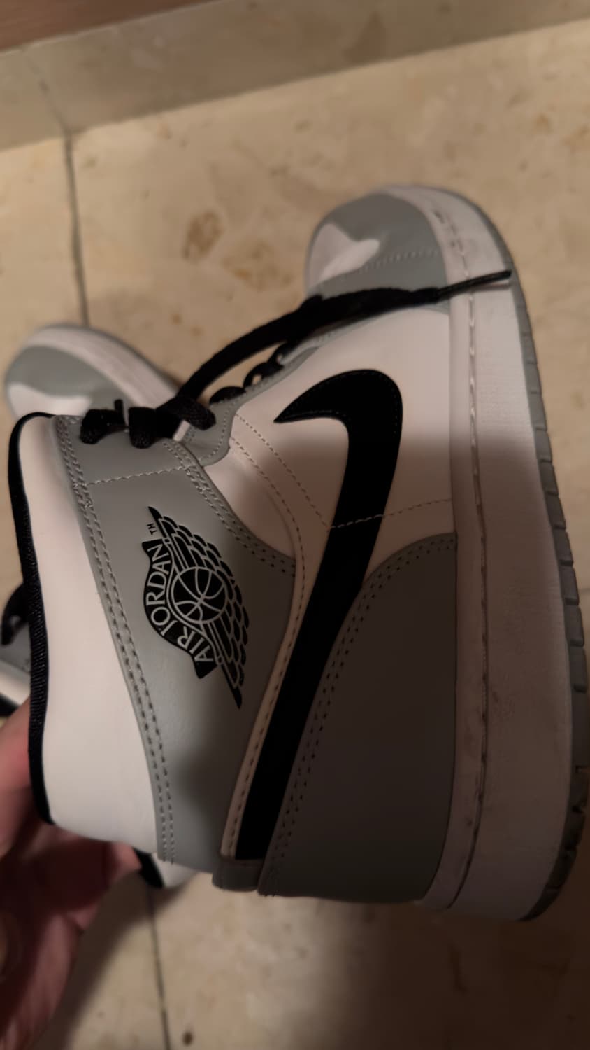 나이키 에어 조던 1 미드 스모크 그레이 uk8 상품이미지1