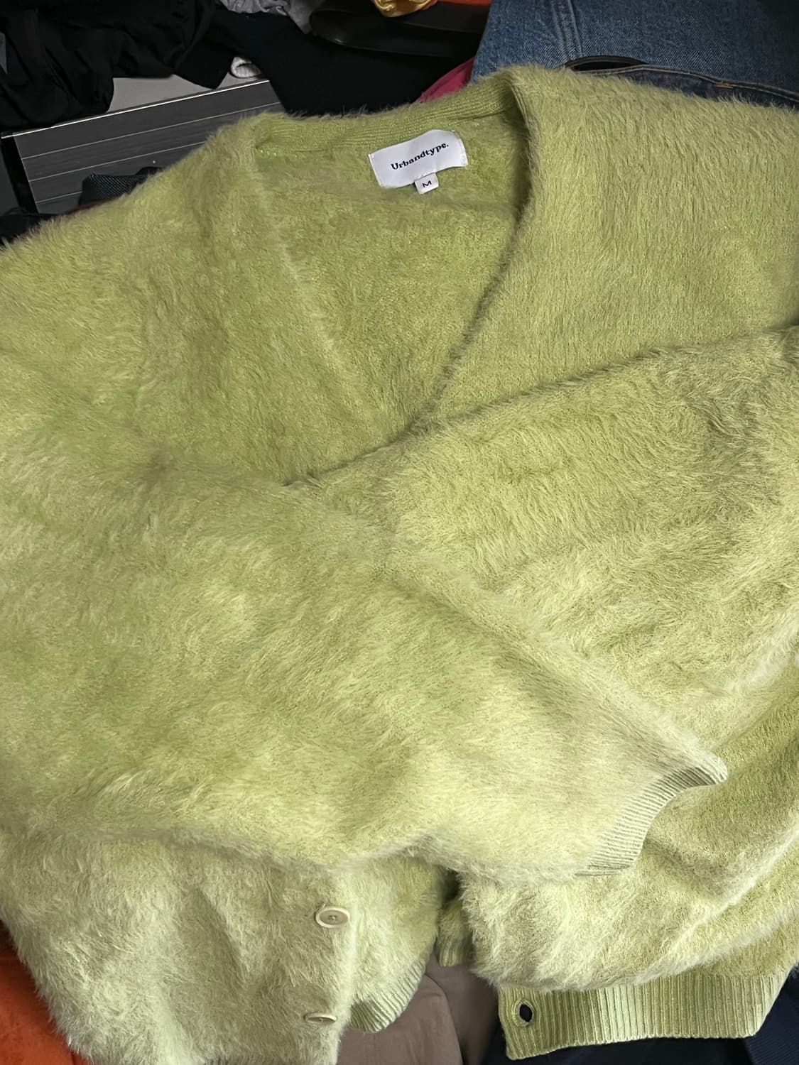 어반디타입 모헤어 가디건 연두 M 상품이미지3