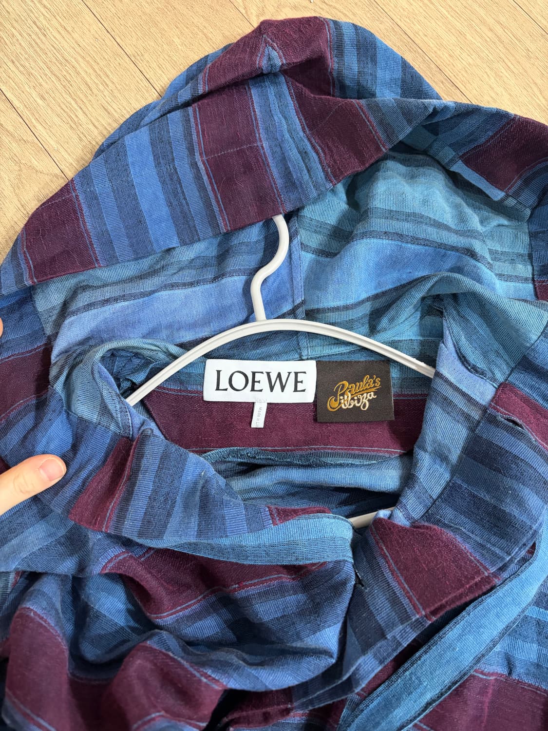 로에베 폴라 이비자 캡슐 컬렉션 블루 버건디 스트라이프 파카 상품이미지4