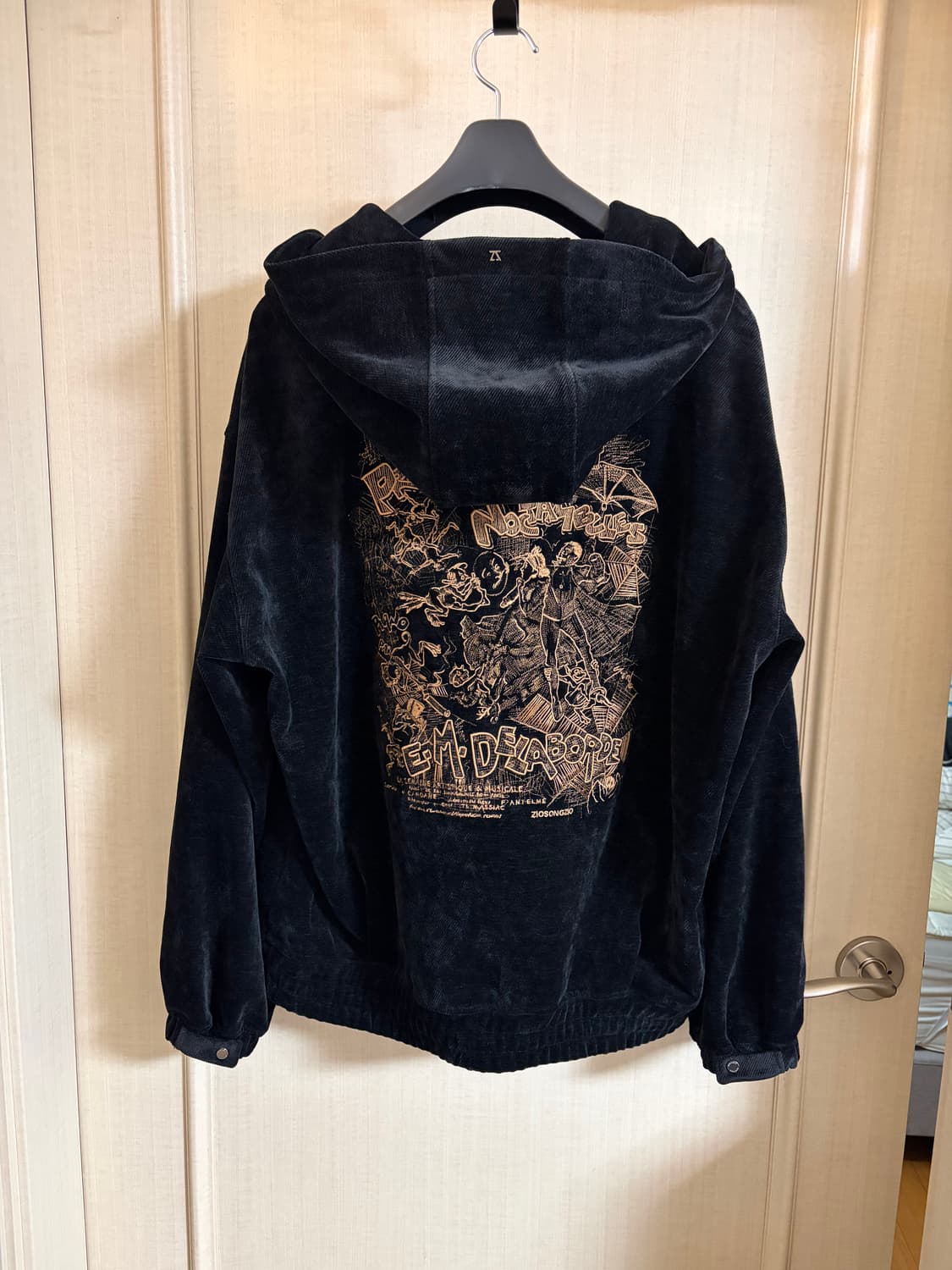 지오송지오 26SS 벨벳 자수 후드 집업 오버핏 105 상품이미지1