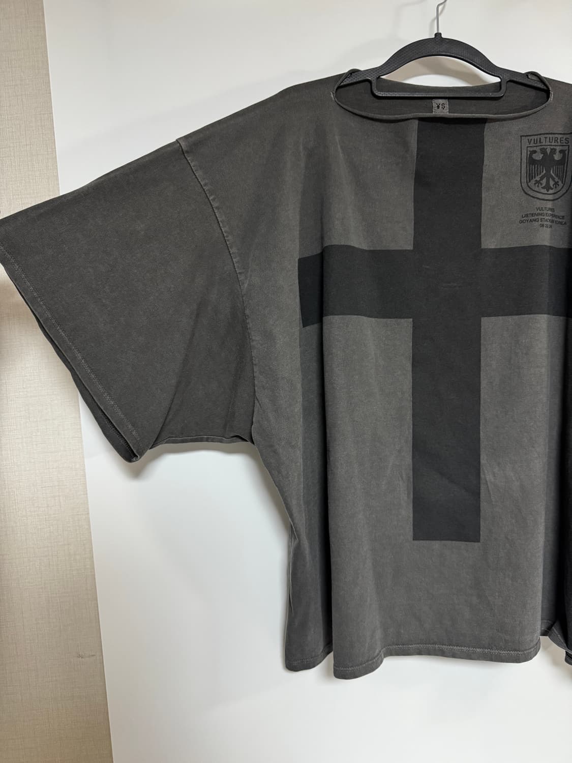 한정판 칸예 VULTURES 고양 크로스 반팔티 100-105 새상품 상품이미지2