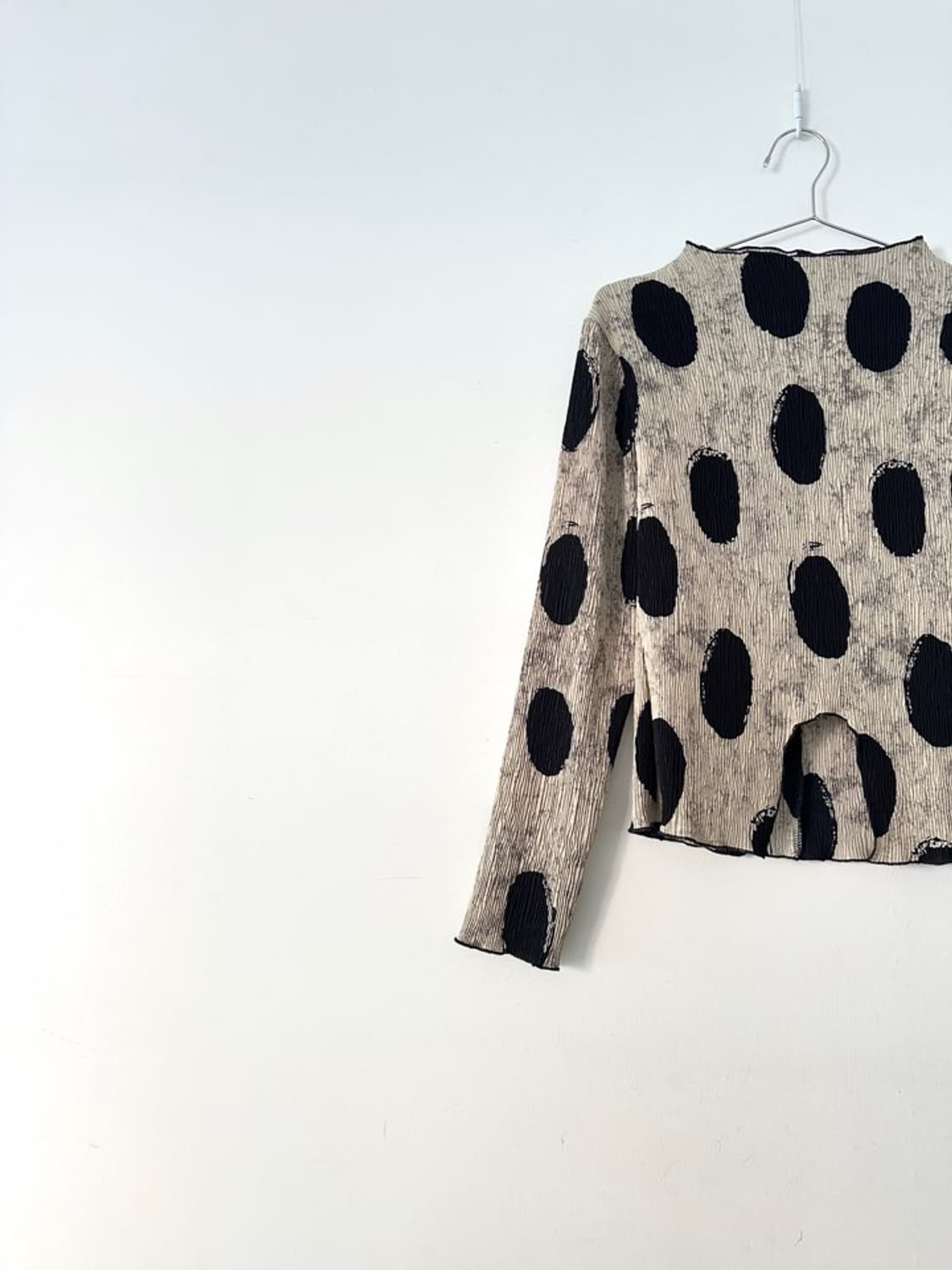 Big dot sleeveless top / beige 상품이미지2