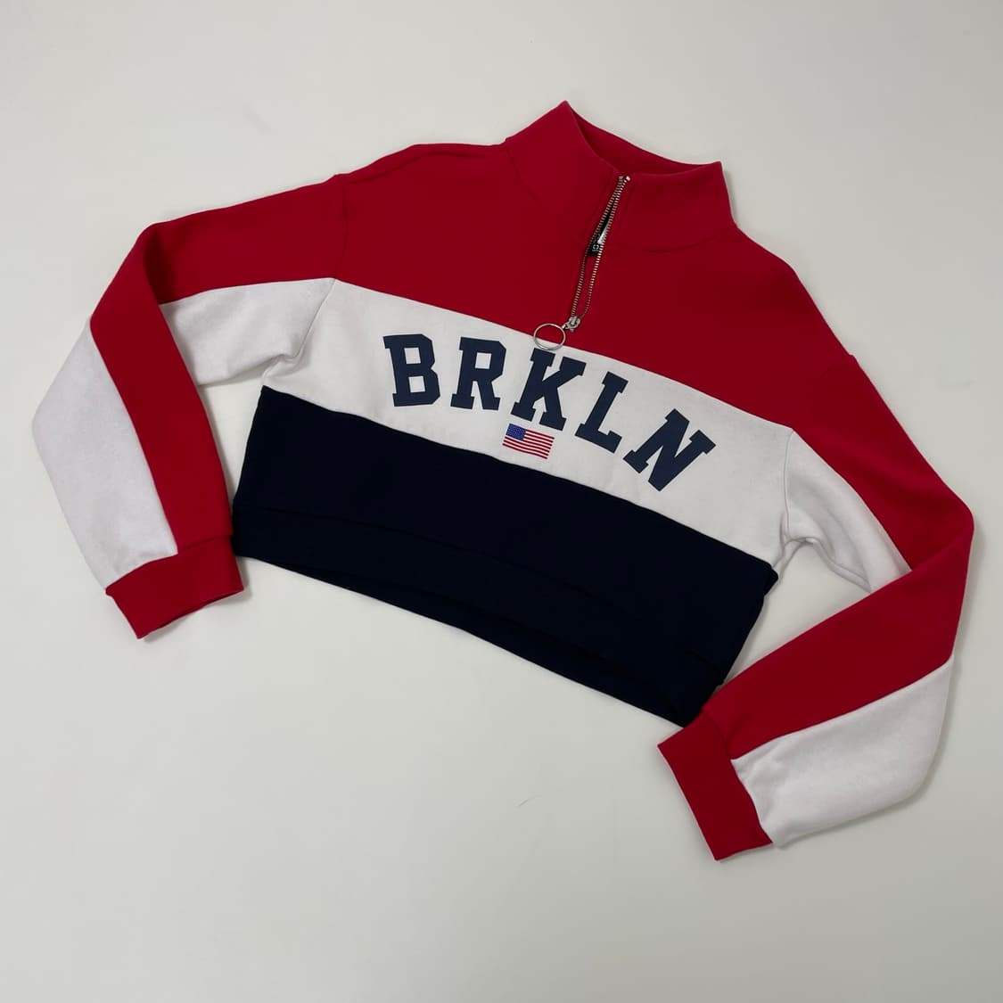 에이치앤엠 반집업 크롭 맨투맨 상품이미지1