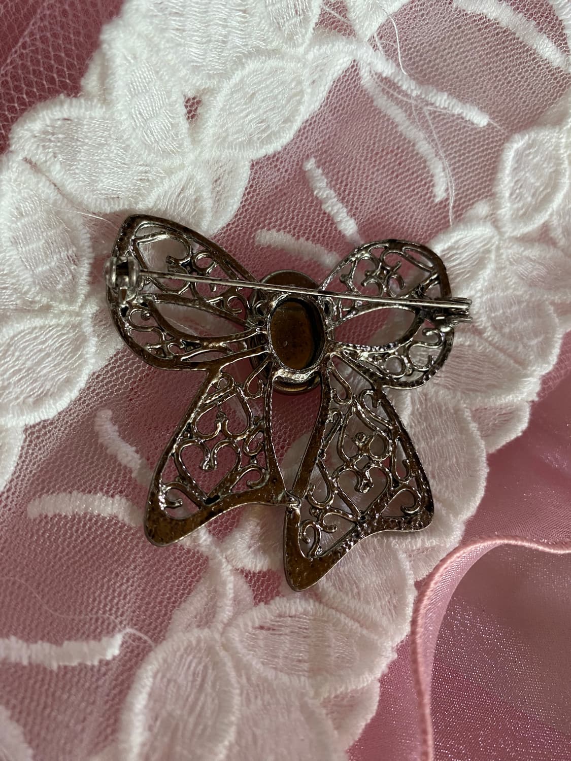  레드 패브릭 센터 리본 메탈 브로치 상품이미지6