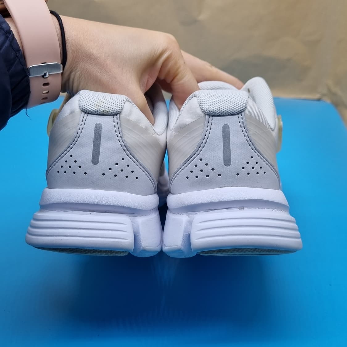 나이키 알피나5000 여성운동화245 상품이미지4