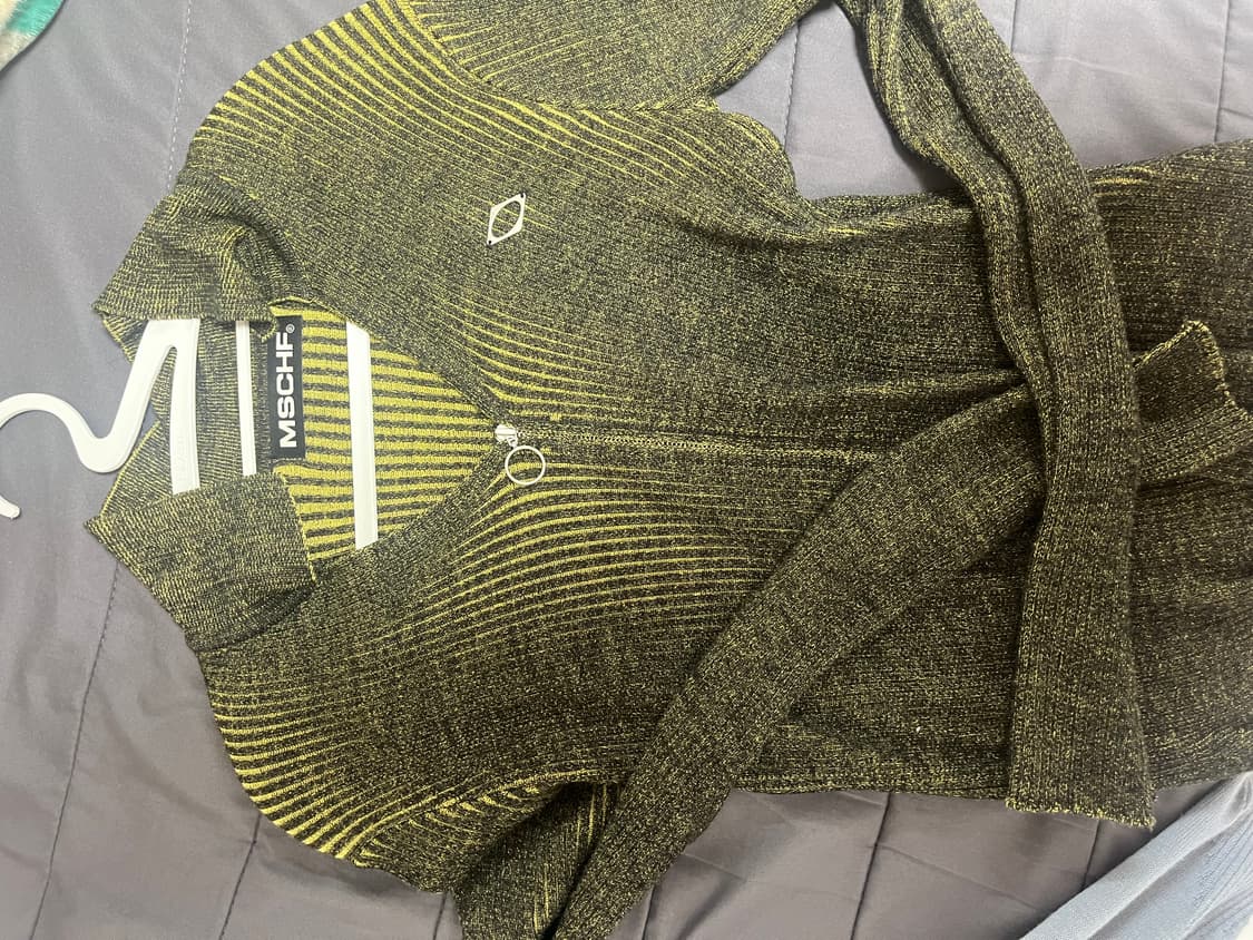 미스치프 니트 투톤 셔츠 블랙-옐로우 색상 M 상품이미지1