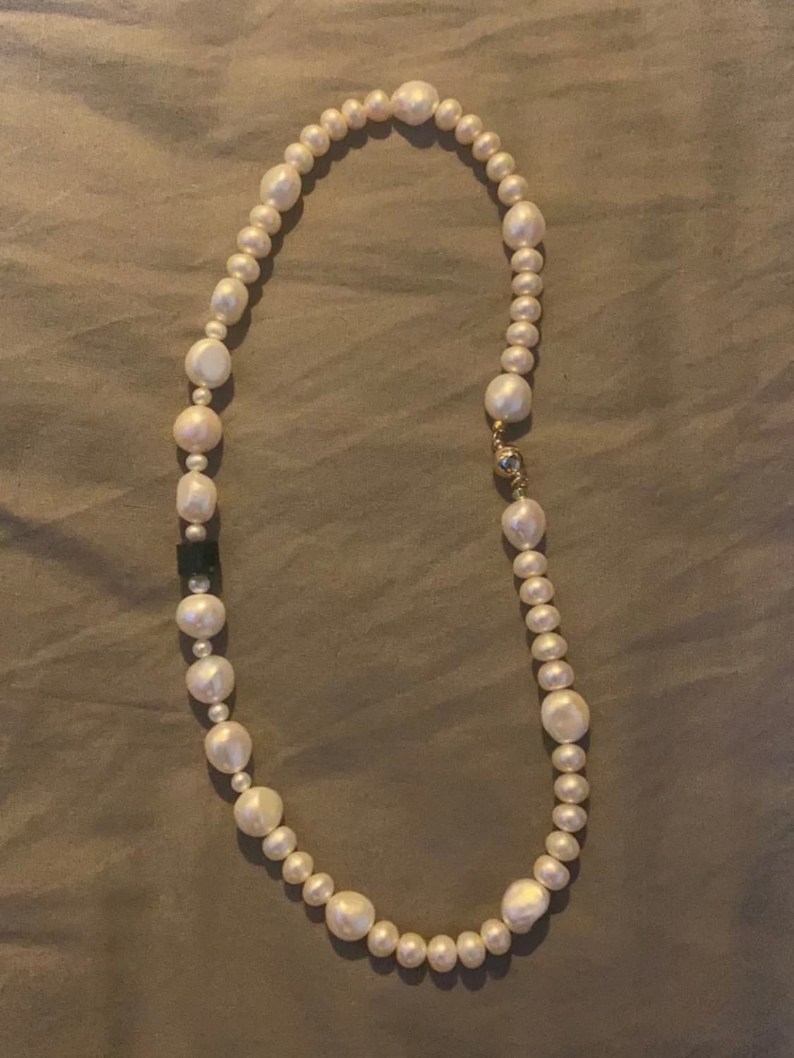 에메랄드 포인트 바로크 진주 목걸이 상품이미지2