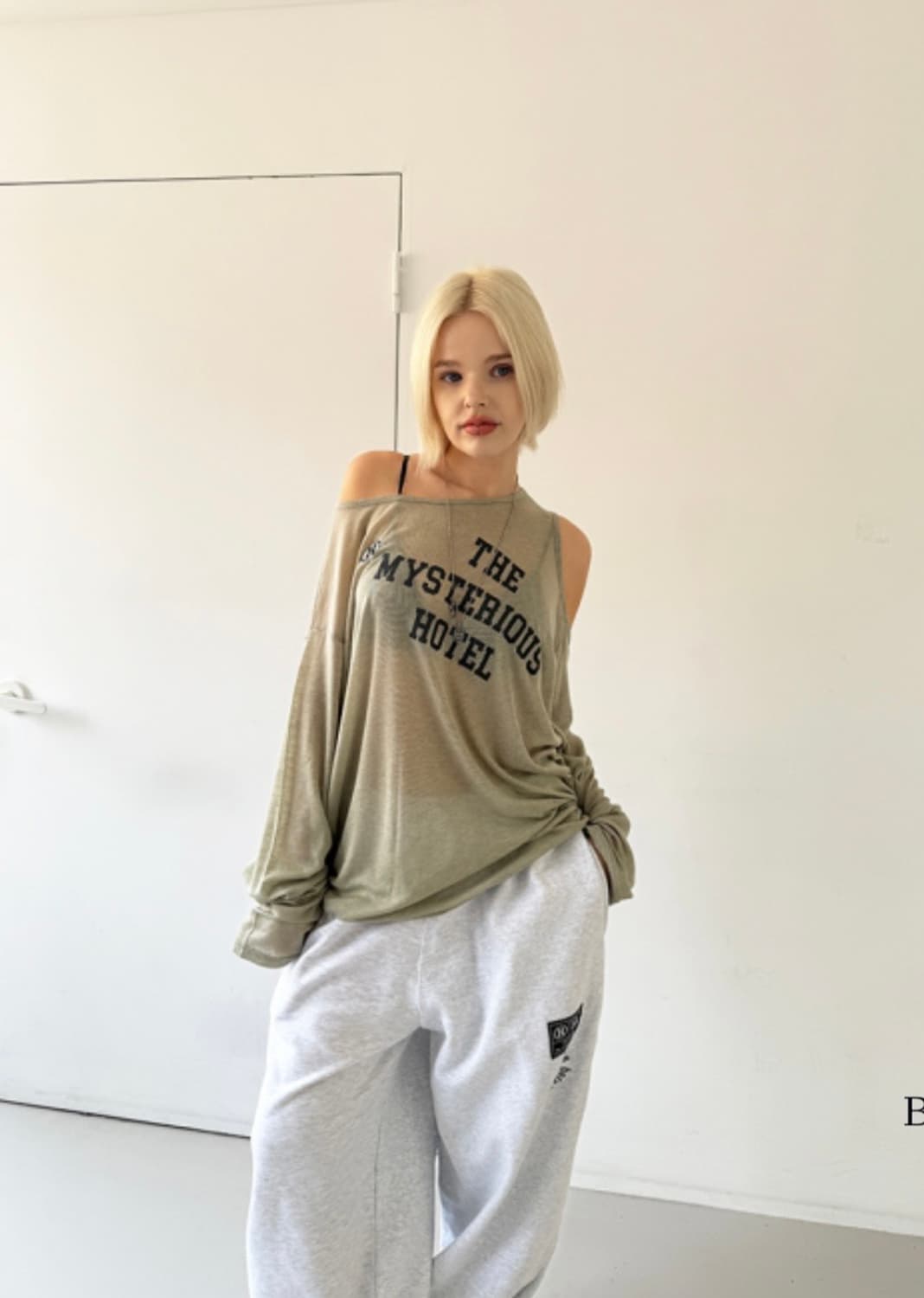 더미스테리어스호텔 숄더 홀 슬리브 상품이미지1