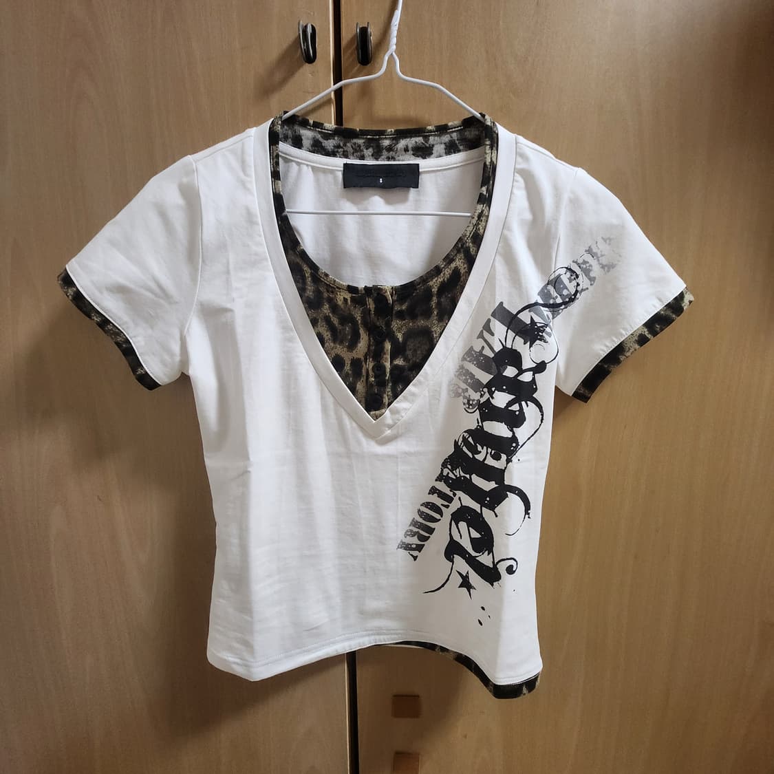 핀터레스트 빈티지 갸루 락시크 브이넥 반팔 티셔츠 상품이미지2