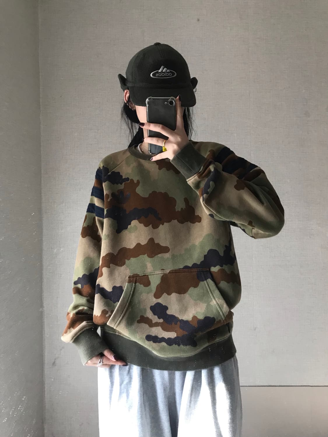 아디다스 카모 맨투맨 상품이미지2