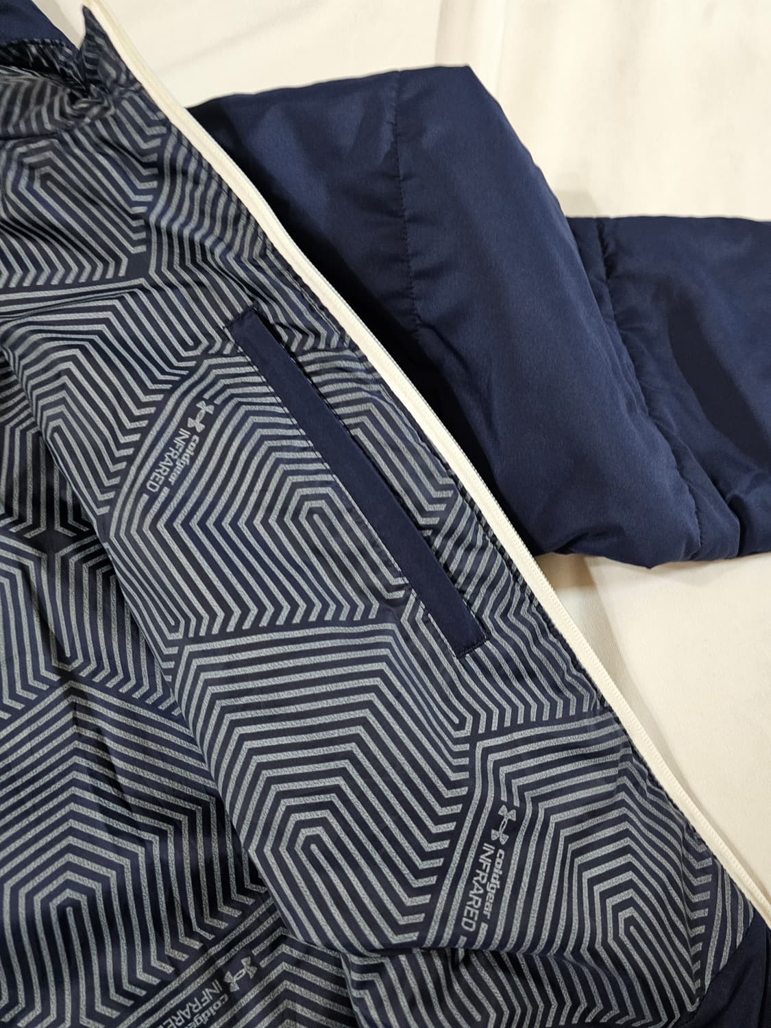 [L] (japan) 언더아머 팀 UA 트라이 스포츠 경량 패딩 자켓 상품이미지8