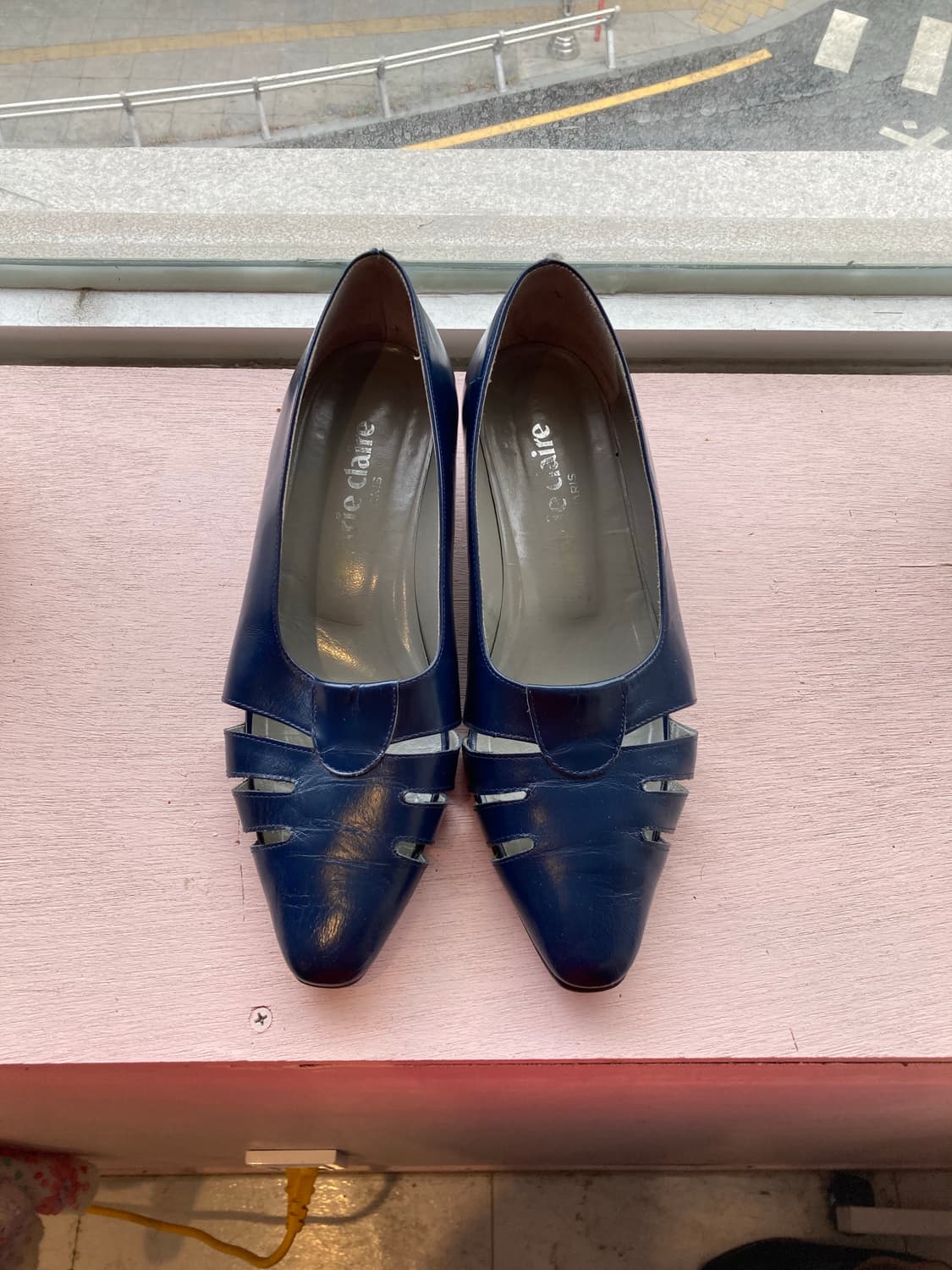 마리끌레르 네이비 레더 키튼힐 상품이미지1