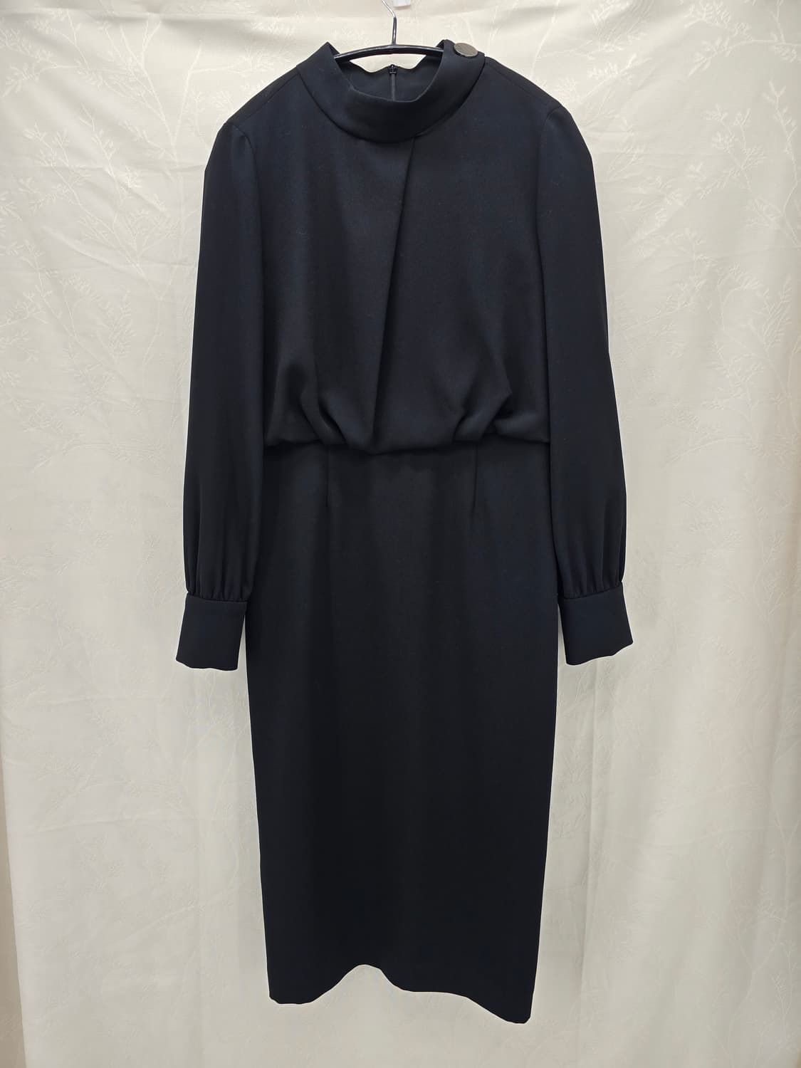 블랙 하이넥 긴팔 원피스 상품이미지1