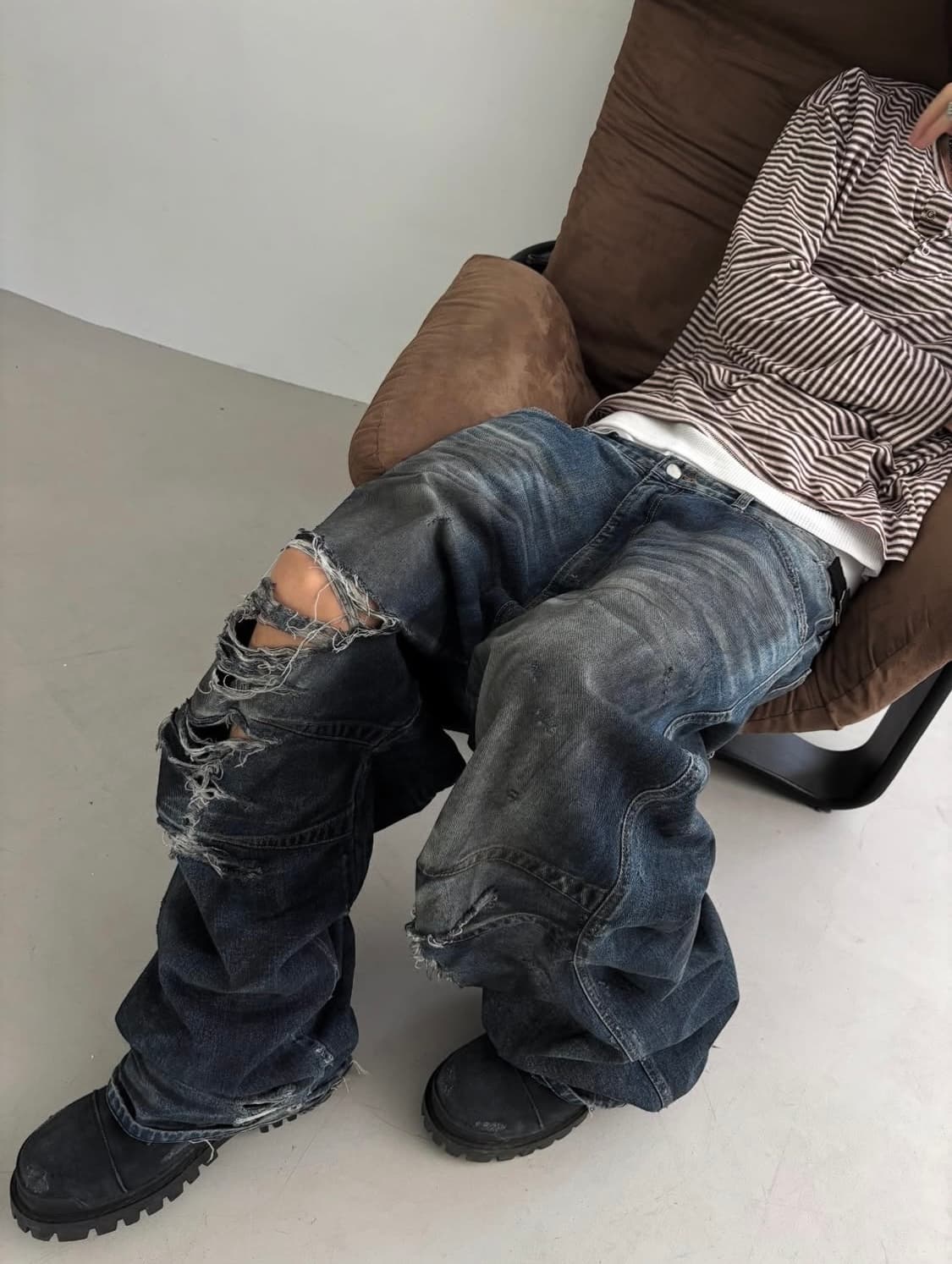 [1] 크랙로즈 디스트로이드 데님 상품이미지1