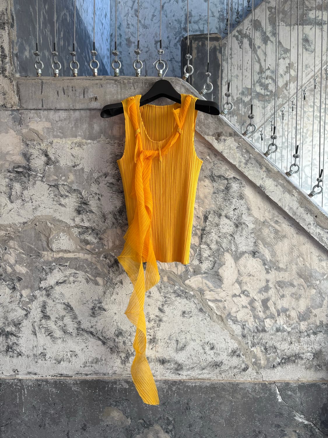 PLEATS PLEASE ISSEY MIYAKE Jaune Top 상품이미지1