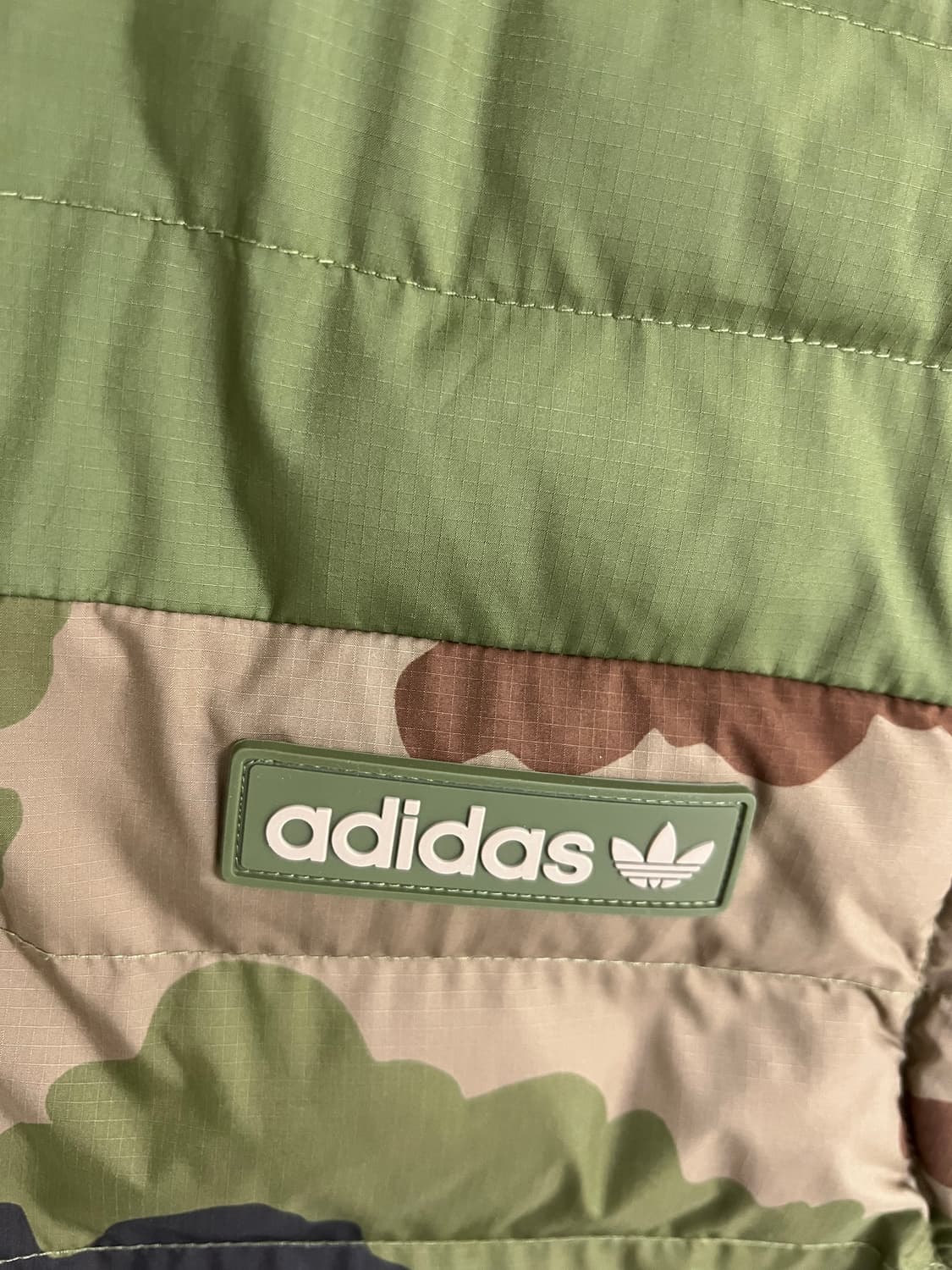 아디다스 경량패딩조끼 상품이미지3