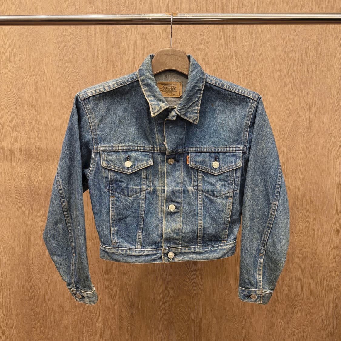 리바이스 코튼 데님 자켓 오렌지 탭 디테일 레귤러핏 미디엄 인디고 상품이미지2