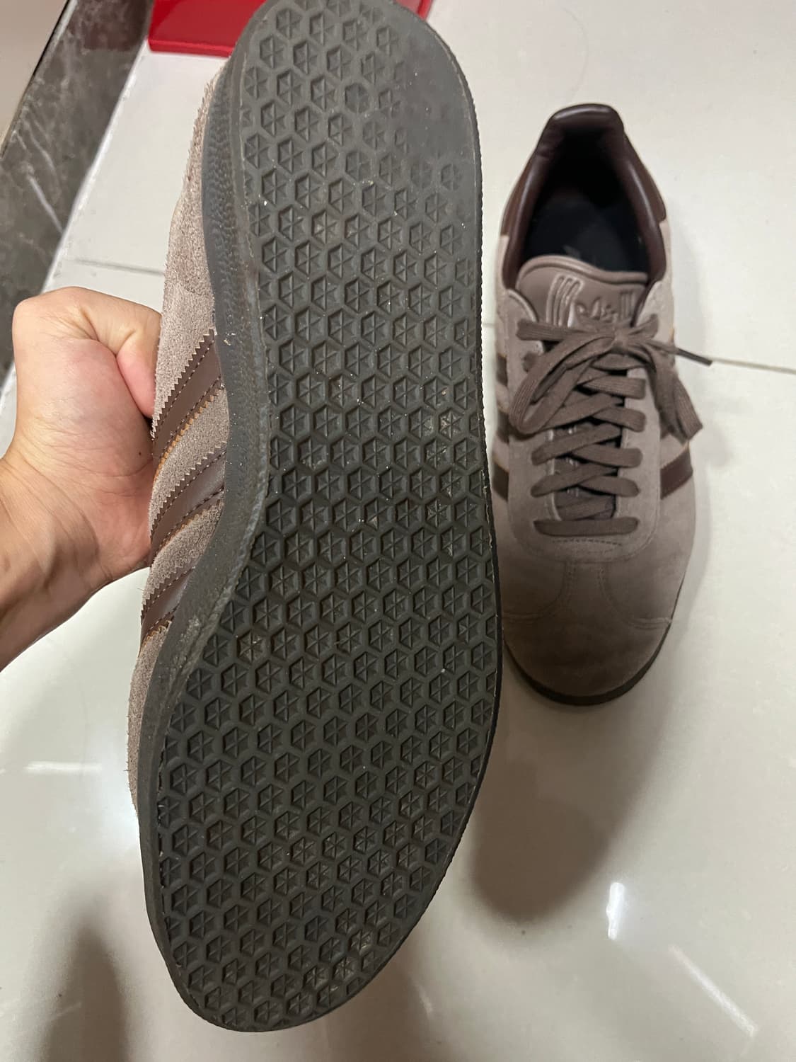 아디다스 가젤 어스 스트라타 브라운 검 275 사이즈 상품이미지3