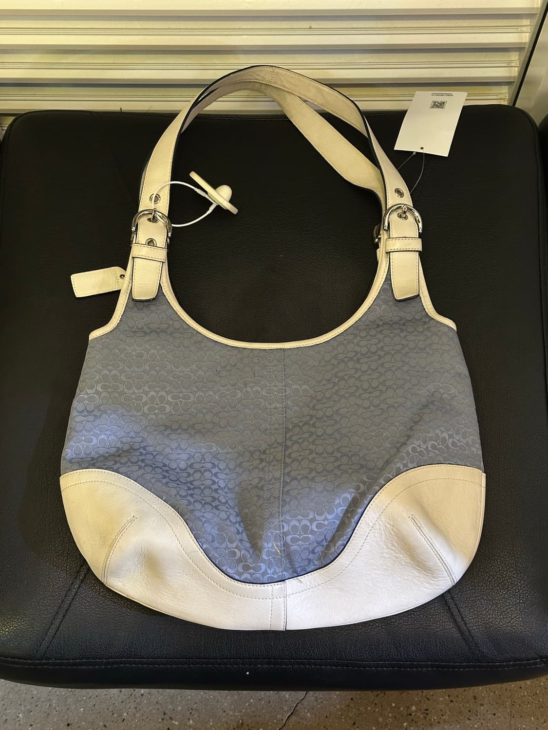 COACH 코치 블랙 블루패턴 아이보리숄더백 상품이미지1