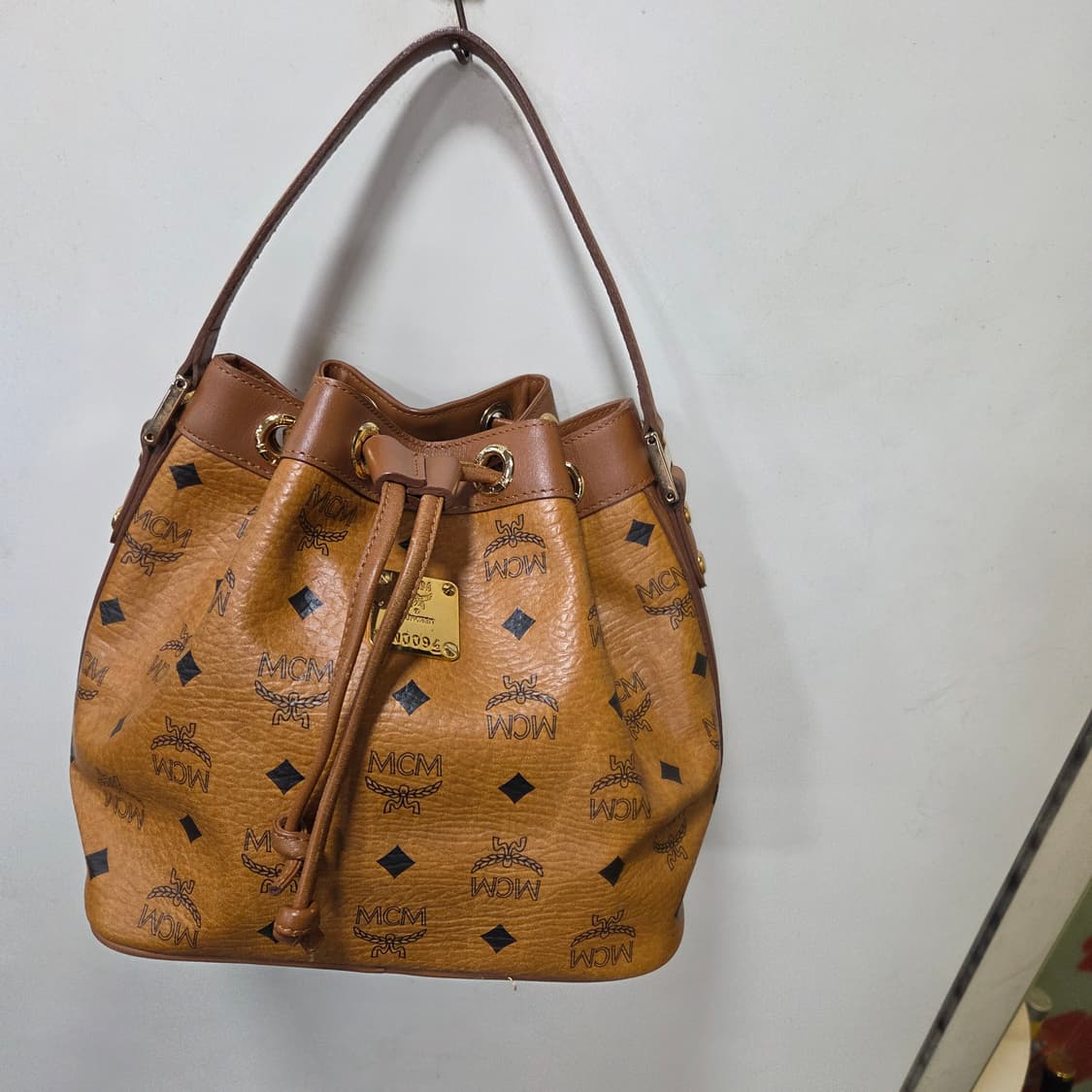 엠씨엠 비세토스 버킷 백 상품이미지1