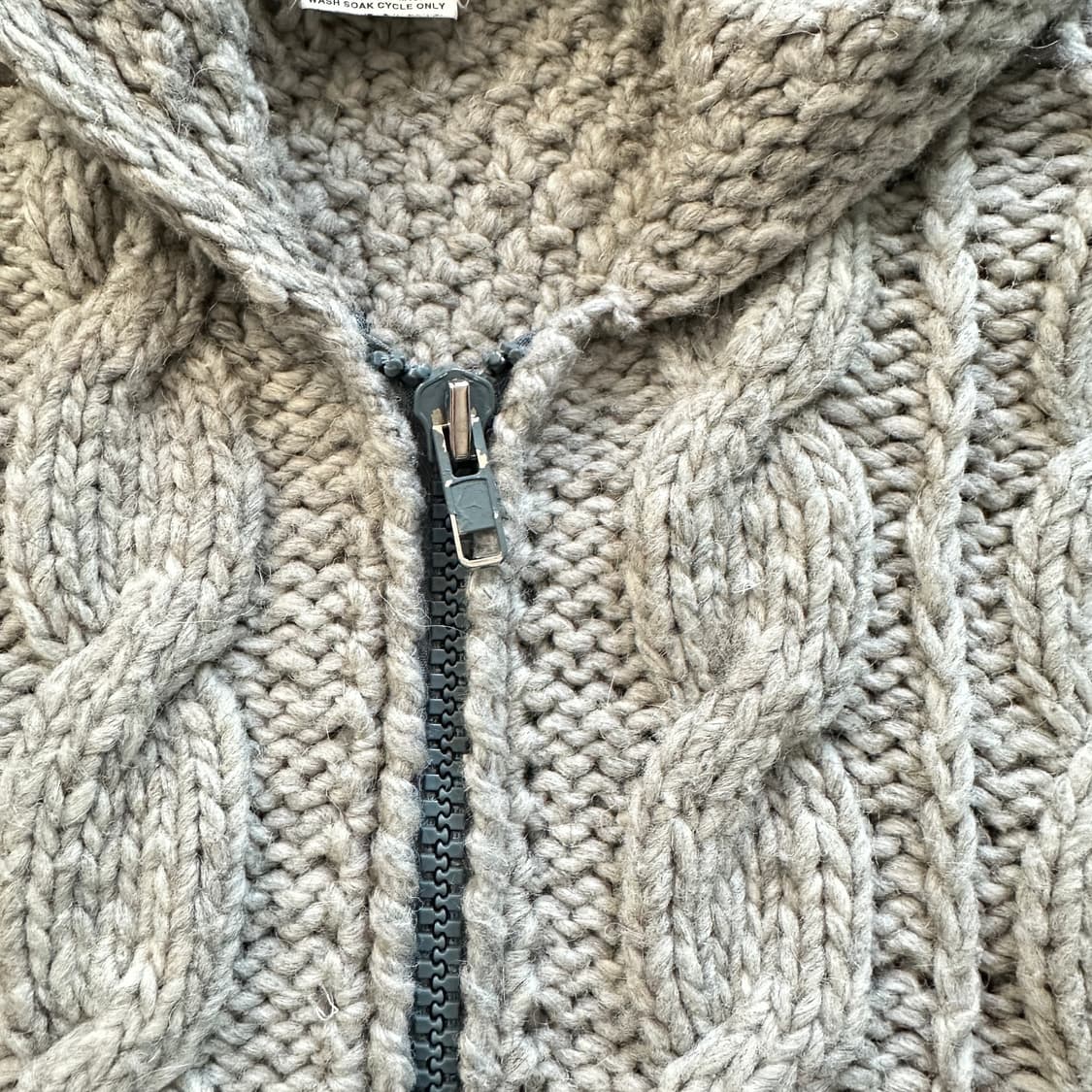 90s 에콰도르산 핸드메이드 울 100% 케이블 니트 후드 집업  상품이미지6