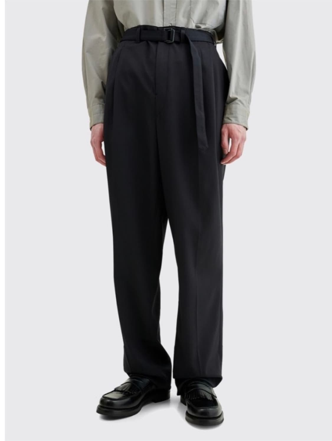 [M] 르메르 벨티드 팬츠 캐비어 컬러 판매합니다 상품이미지2