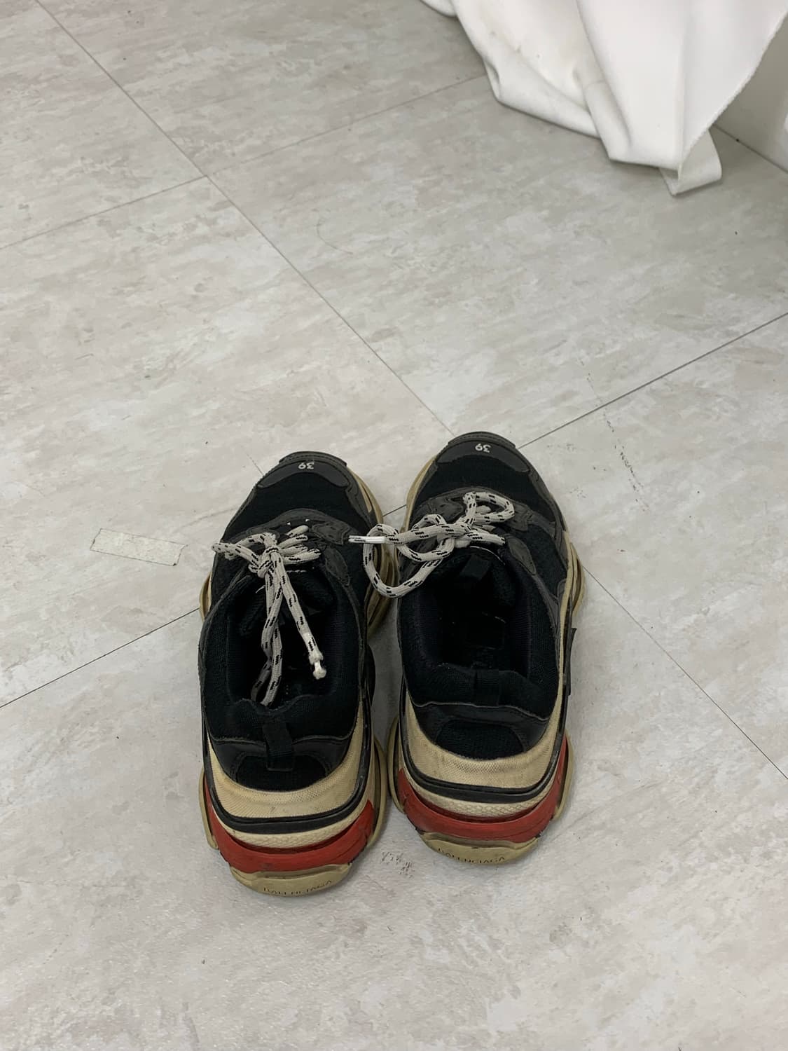 Balenciaga Sneakers 상품이미지3